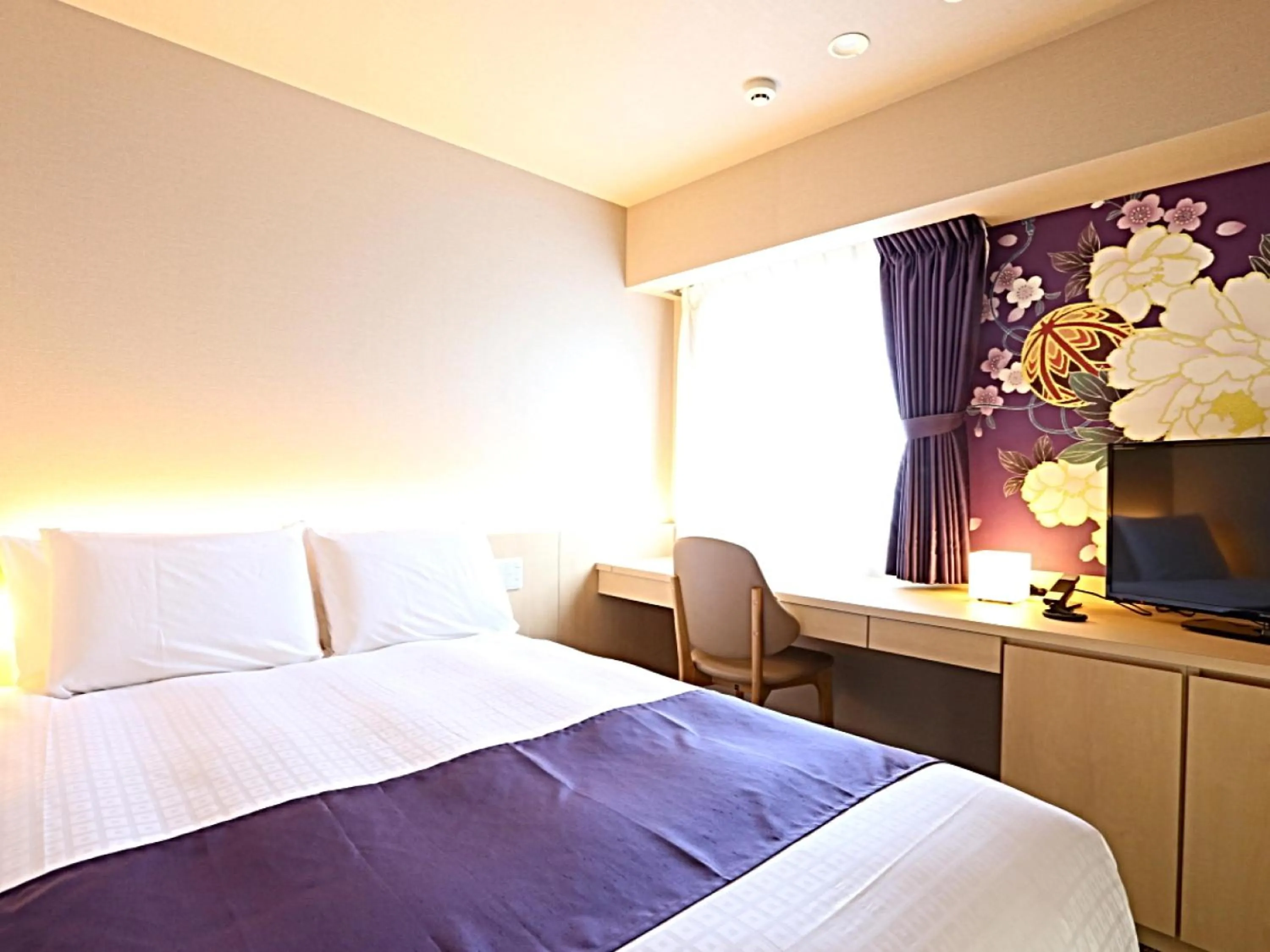 Photo of the whole room, Bed in Hotel Wing International Premium Kanazawa Ekimae