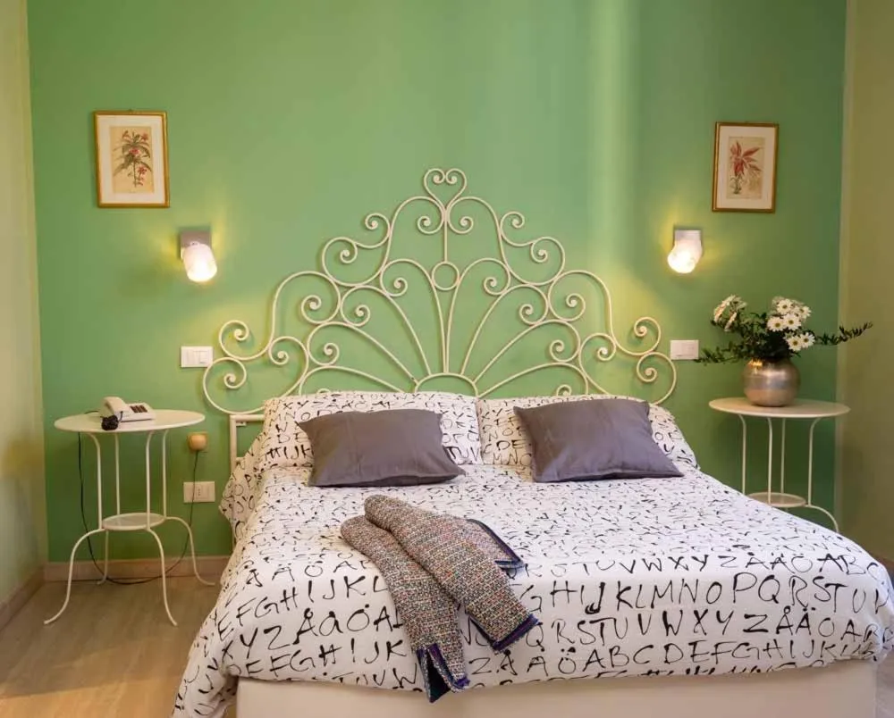 Bed in Albergo Alassio