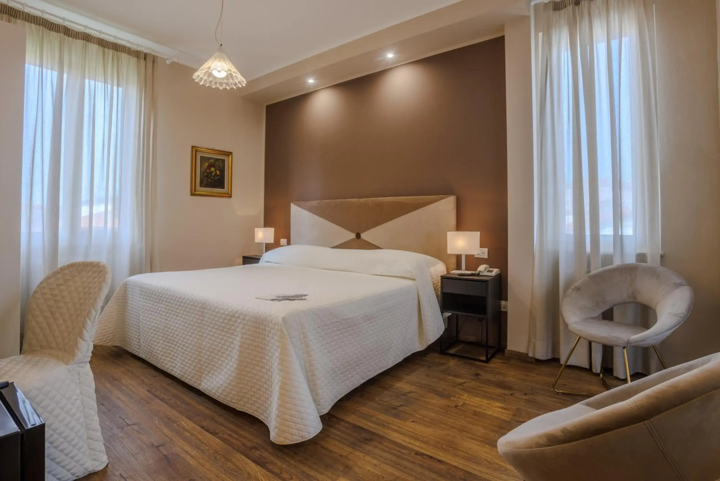 Deluxe Double or Twin Room with Spa Bath in Albergo Alassio Deluxe Double or Twin Room with Spa Bath in Albergo Alassio