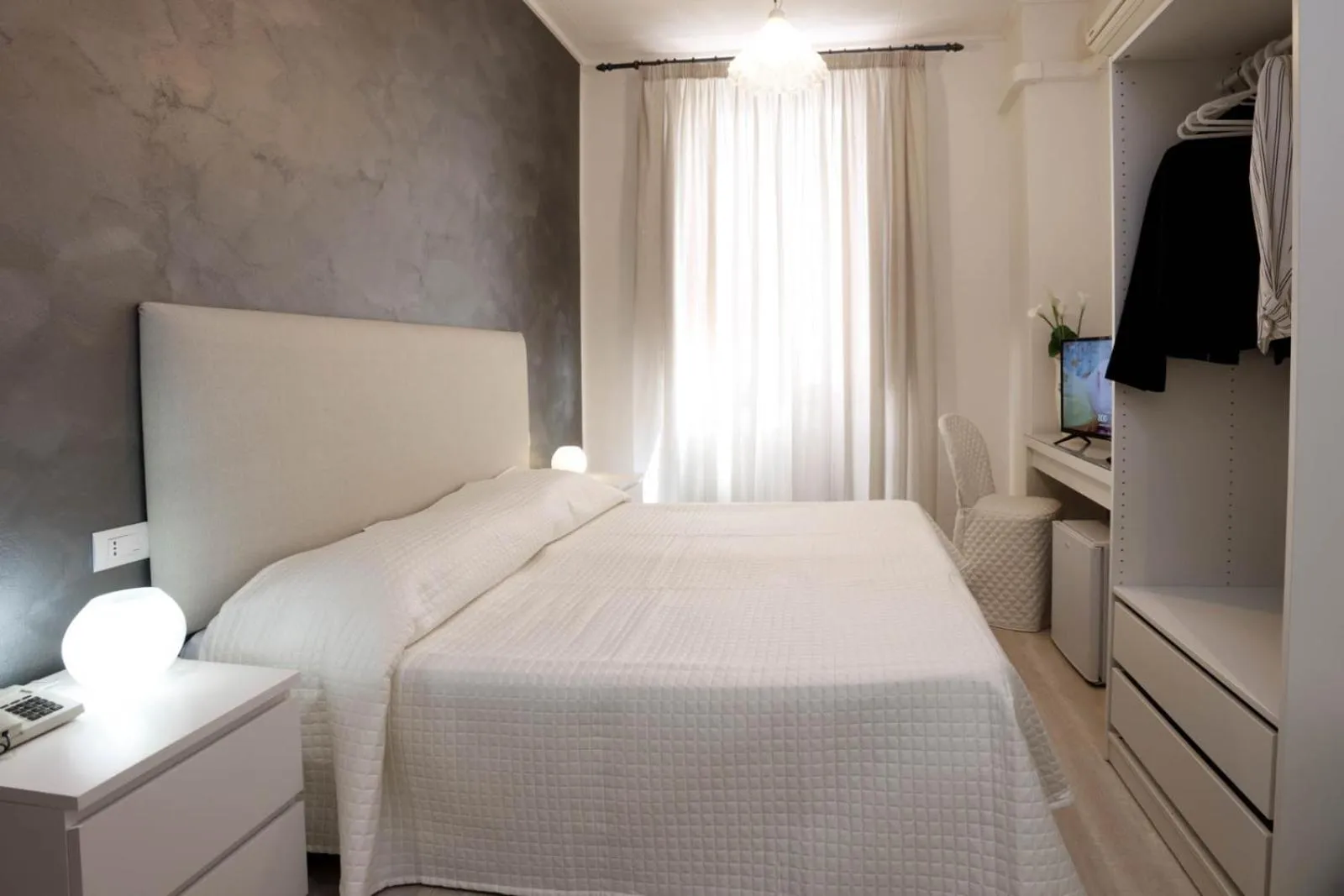Bed in Albergo Alassio