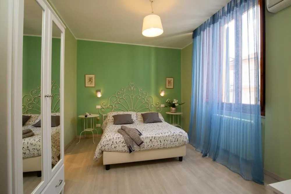 Bed in Albergo Alassio