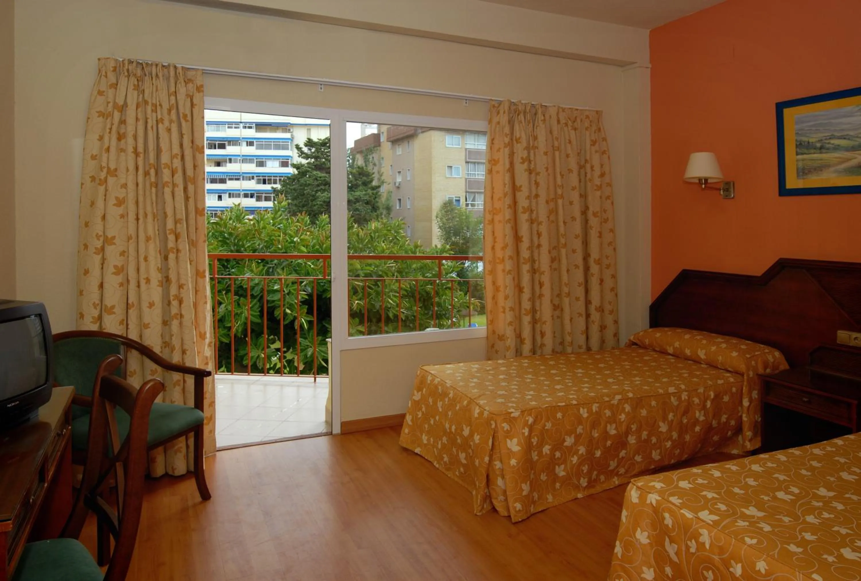 Bedroom, Bed in Hotel Monarque Cendrillón