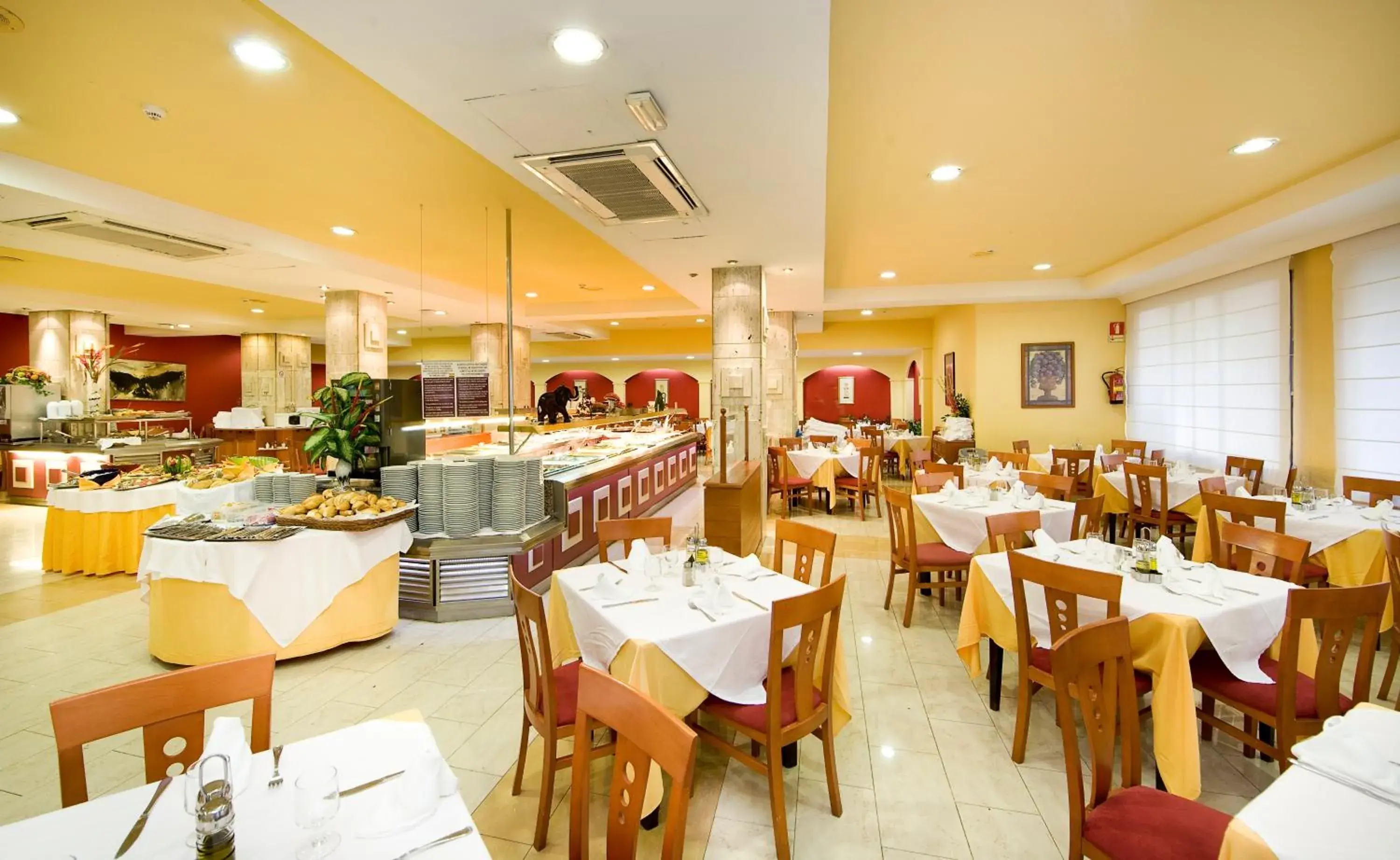 Restaurant/places to eat in Hotel Monarque Cendrillón Restaurant/places to eat in Hotel Monarque Cendrillón