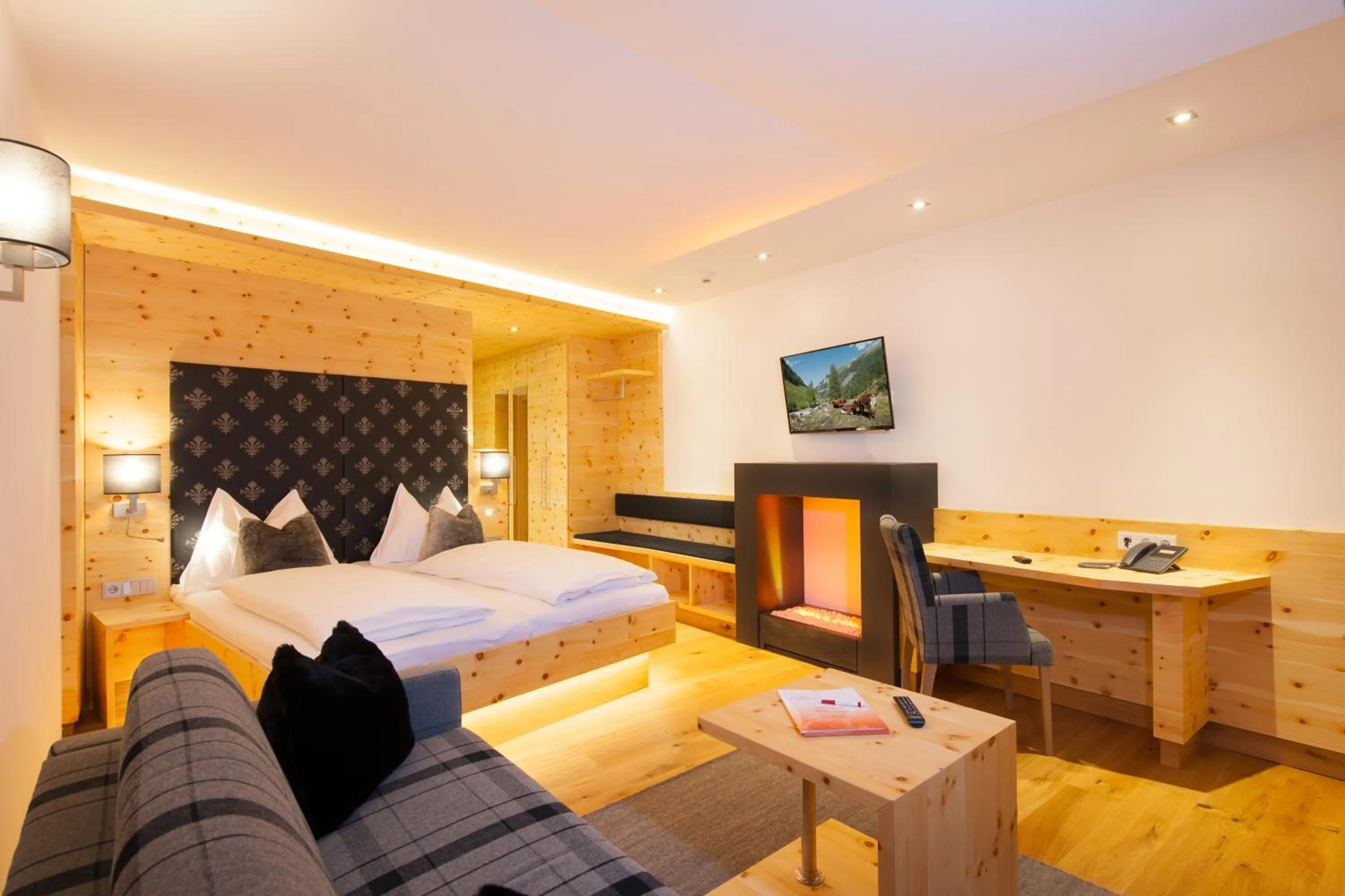 Photo of the whole room, Bed in Hotel Alpina