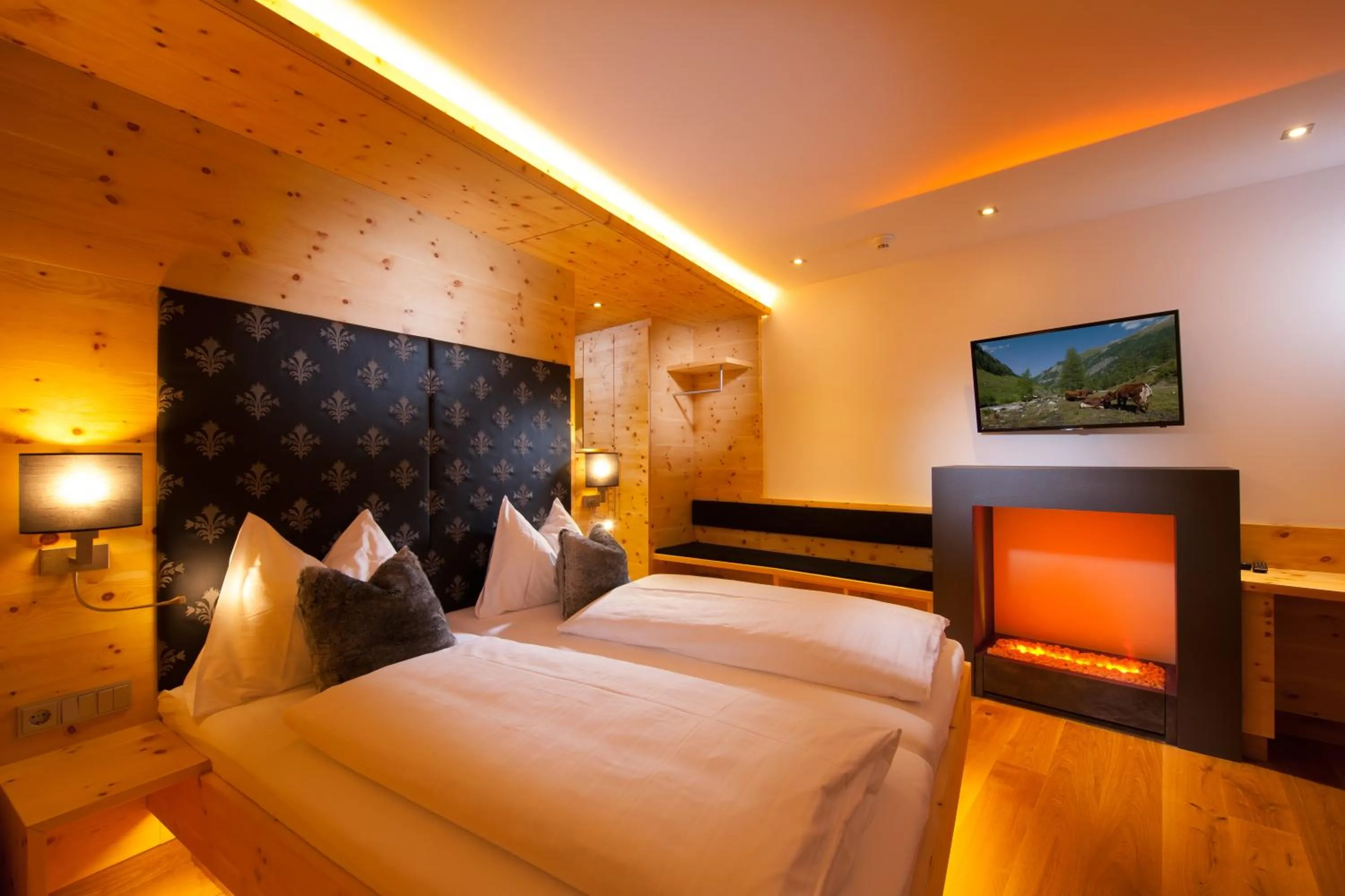Photo of the whole room, Bed in Hotel Alpina