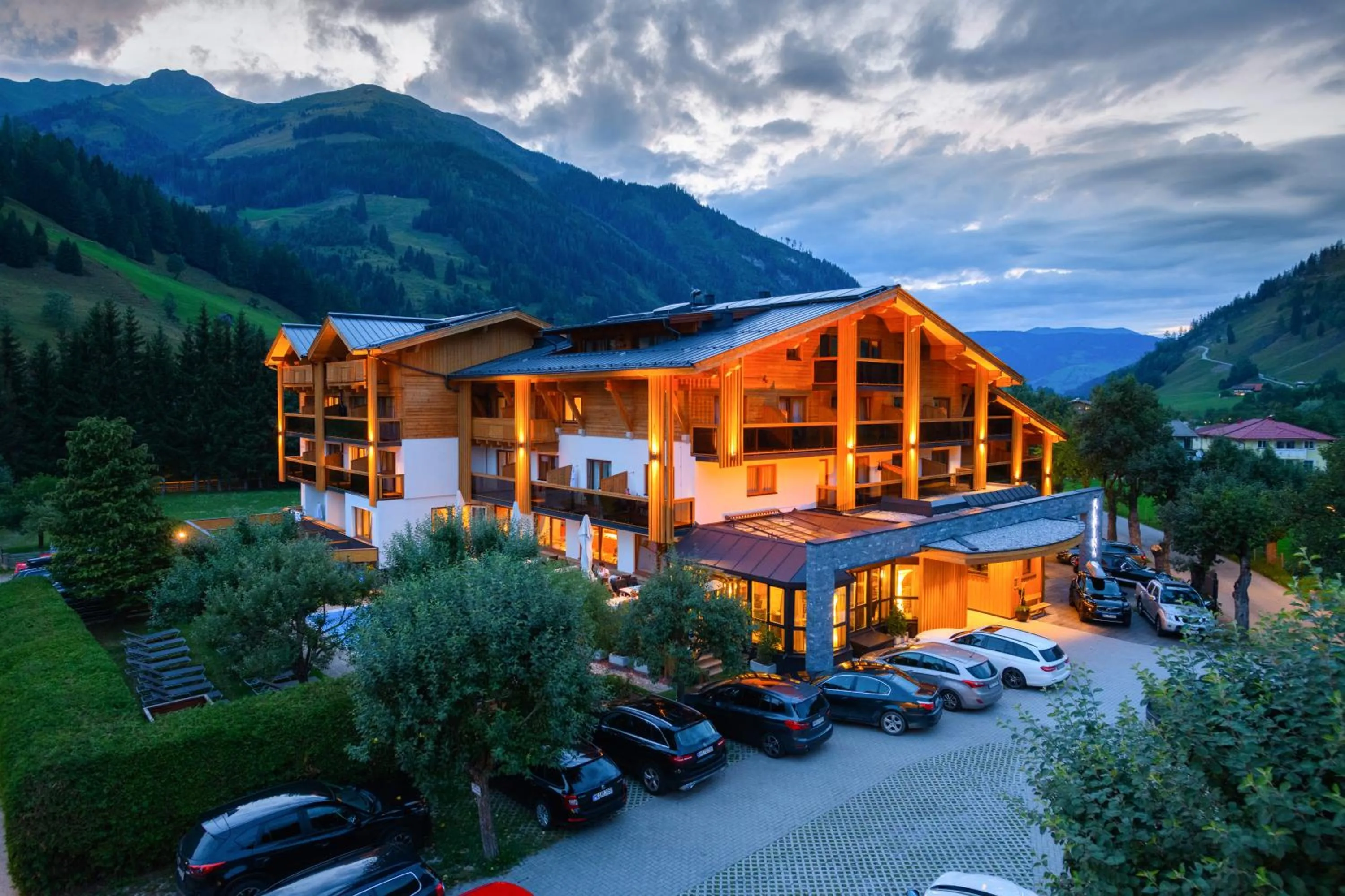 Property building in Hotel Alpina
