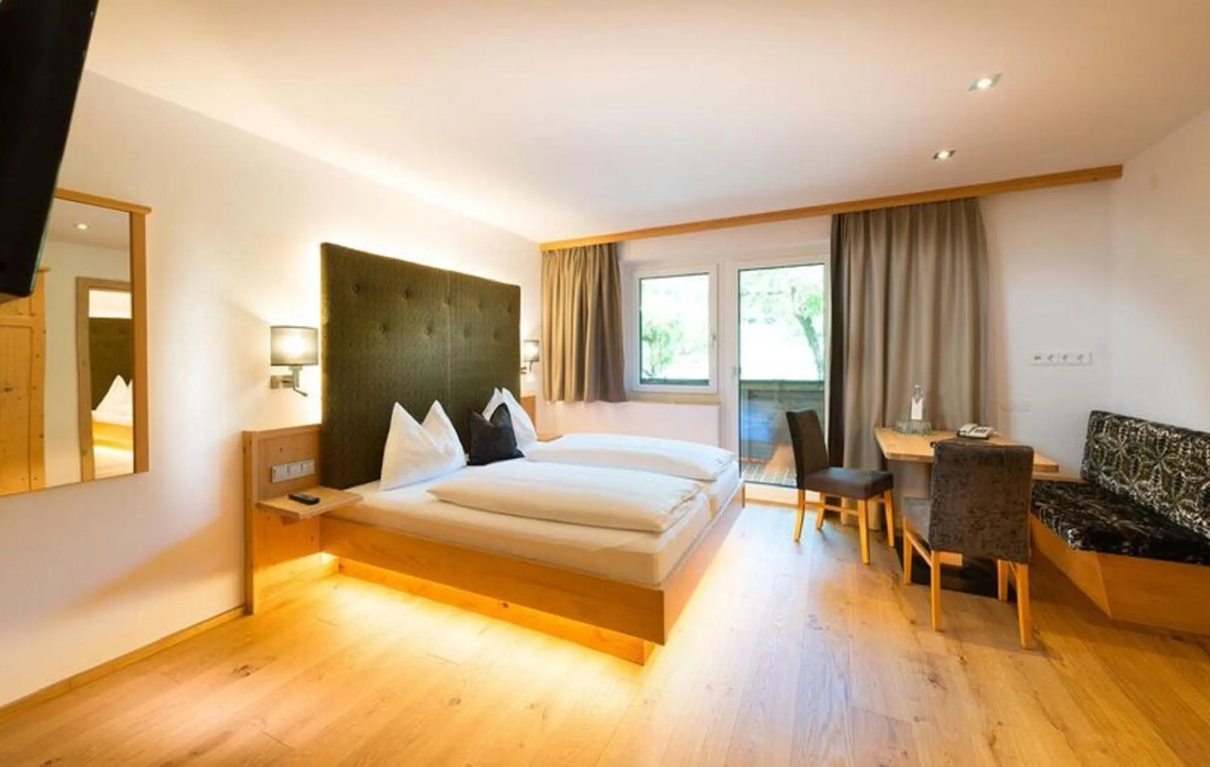 Photo of the whole room, Bed in Hotel Alpina