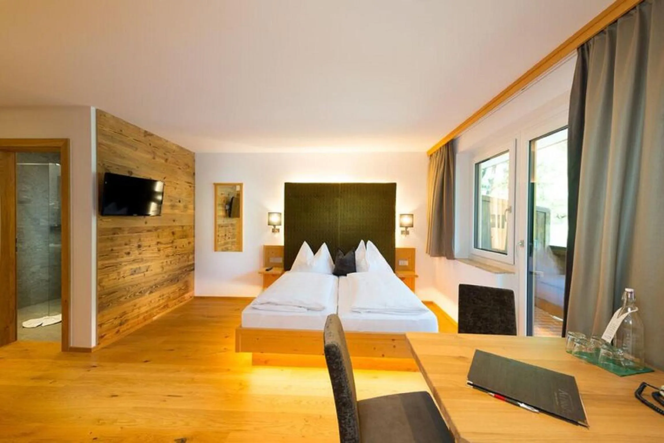 Photo of the whole room, Bed in Hotel Alpina