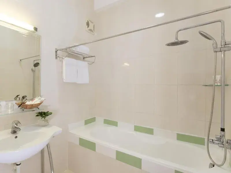 Classic Suite with City View in Meraki Hotel Classic Suite with City View in Meraki Hotel