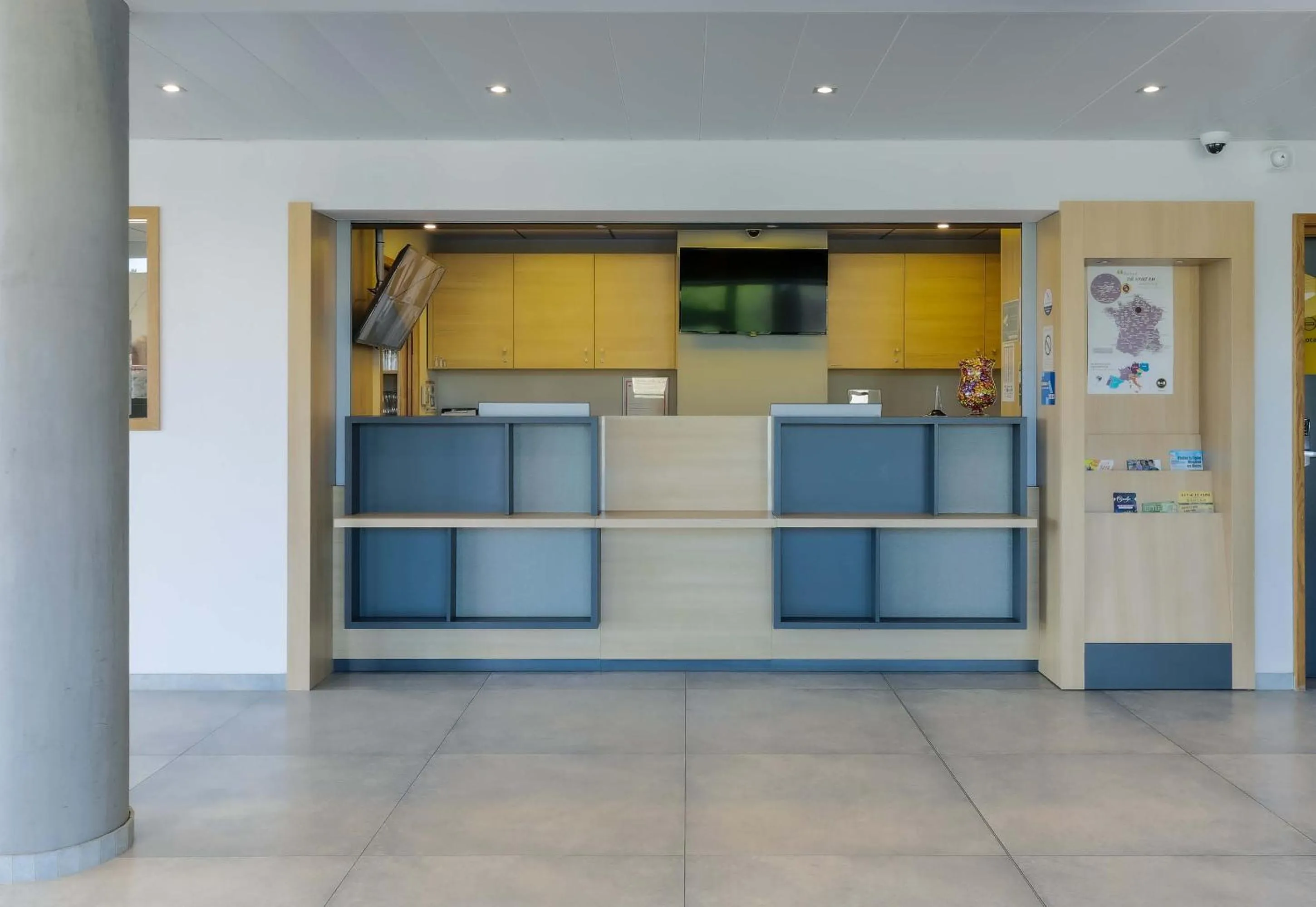 Lobby or reception in B&B HOTEL Longwy Porte du Luxembourg