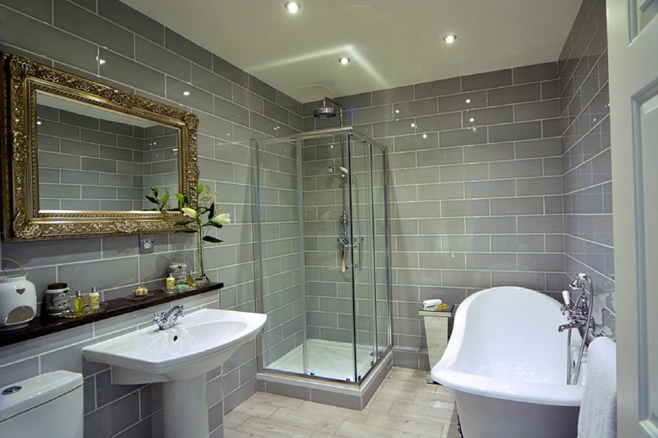 Shower in Palé Hall