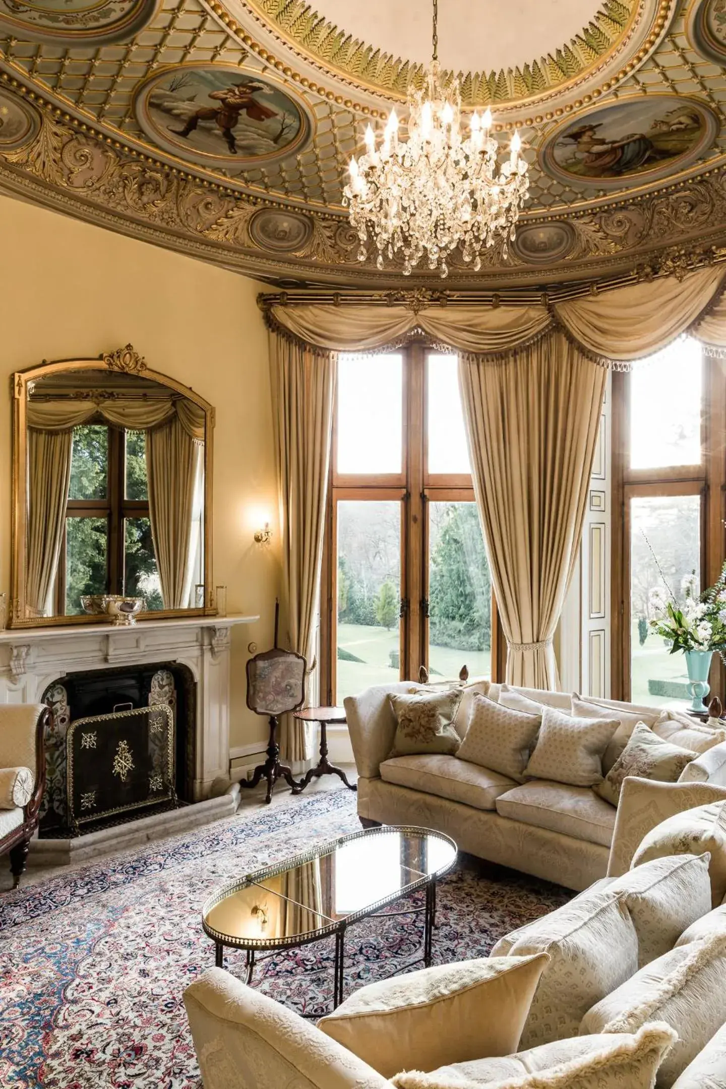 Lounge or bar in Palé Hall Lounge or bar in Palé Hall