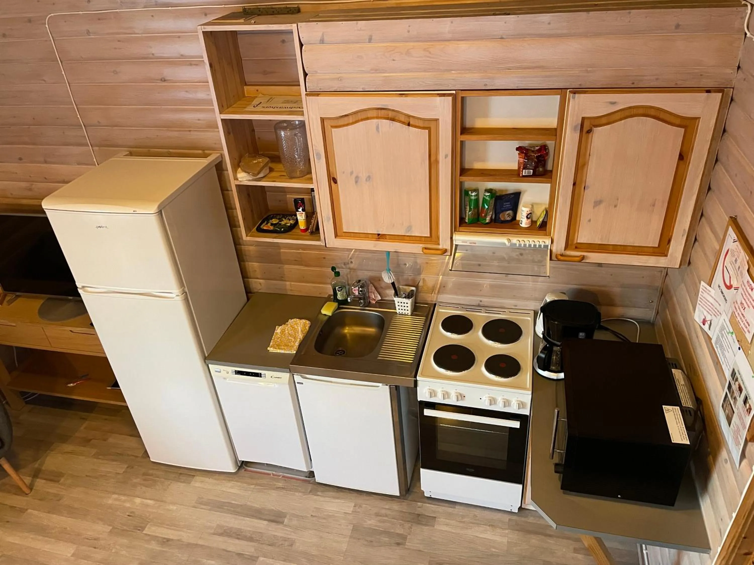 Kitchen or kitchenette in Youth Center Vasatokka