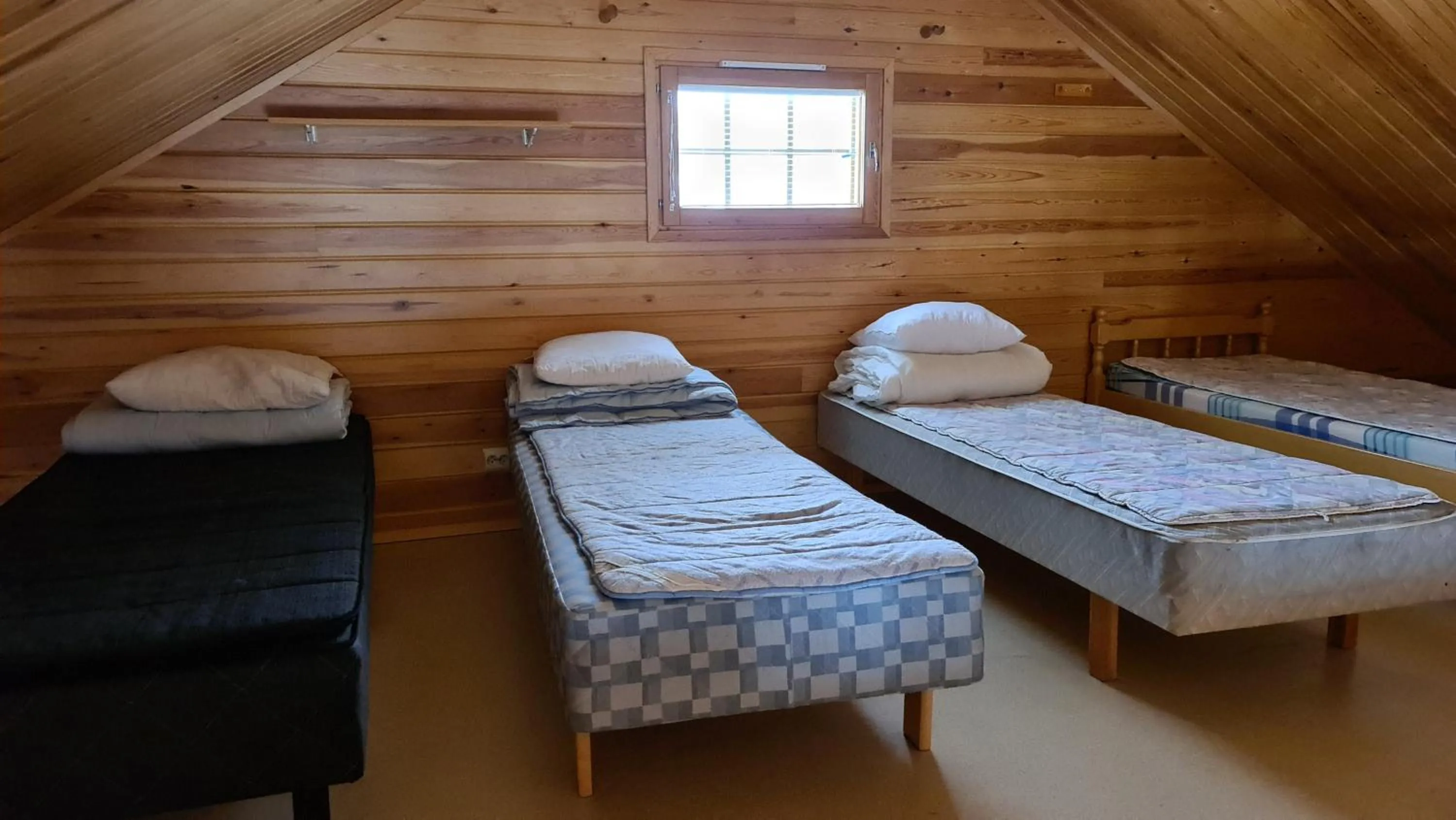 Bed in Youth Center Vasatokka