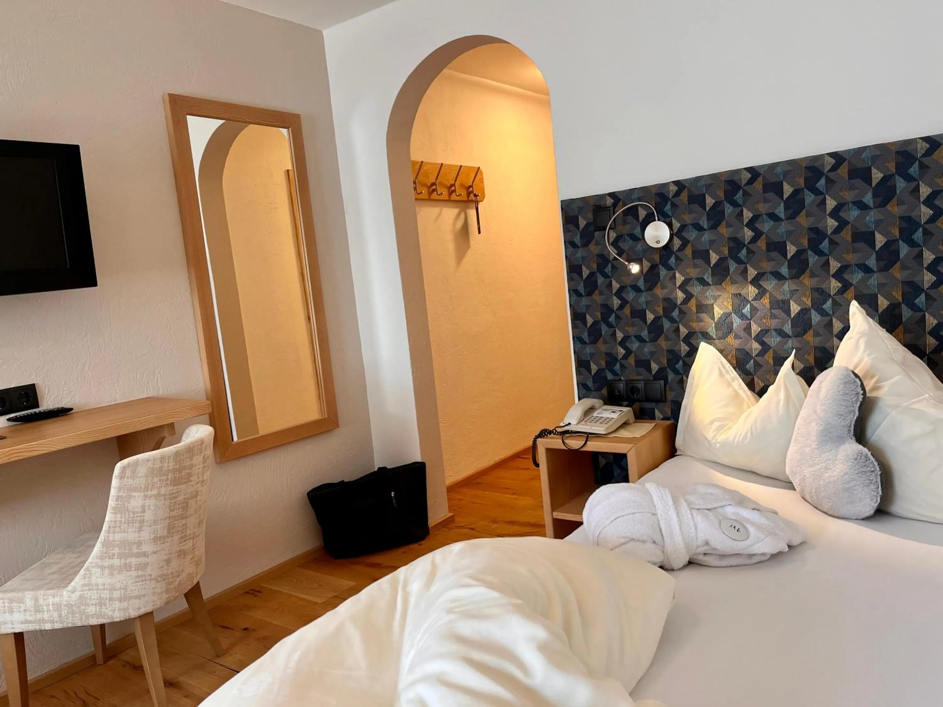 Photo of the whole room, Bed in Beauty & Wellness Hotel Tirolerhof