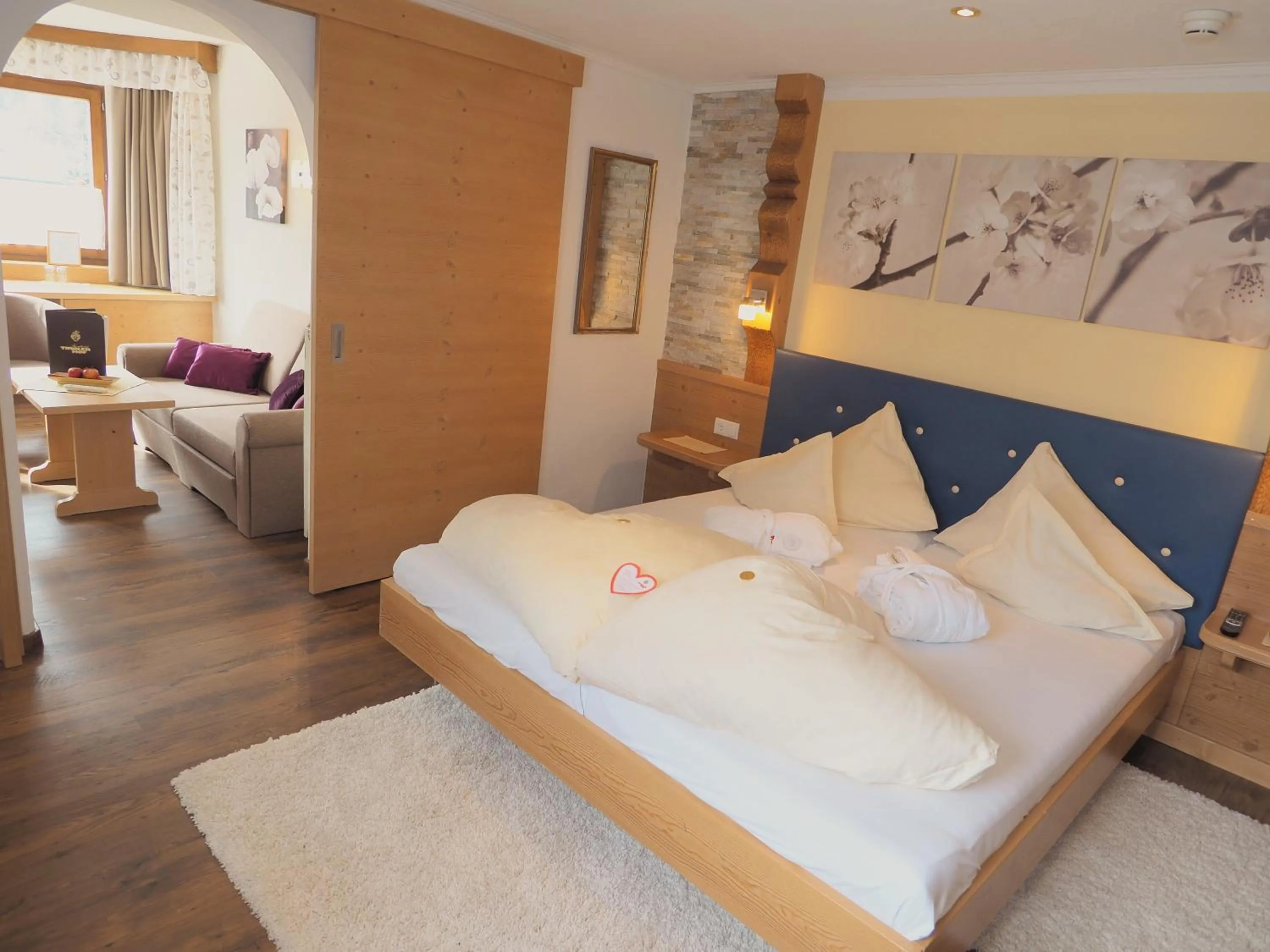 Photo of the whole room, Bed in Beauty & Wellness Hotel Tirolerhof