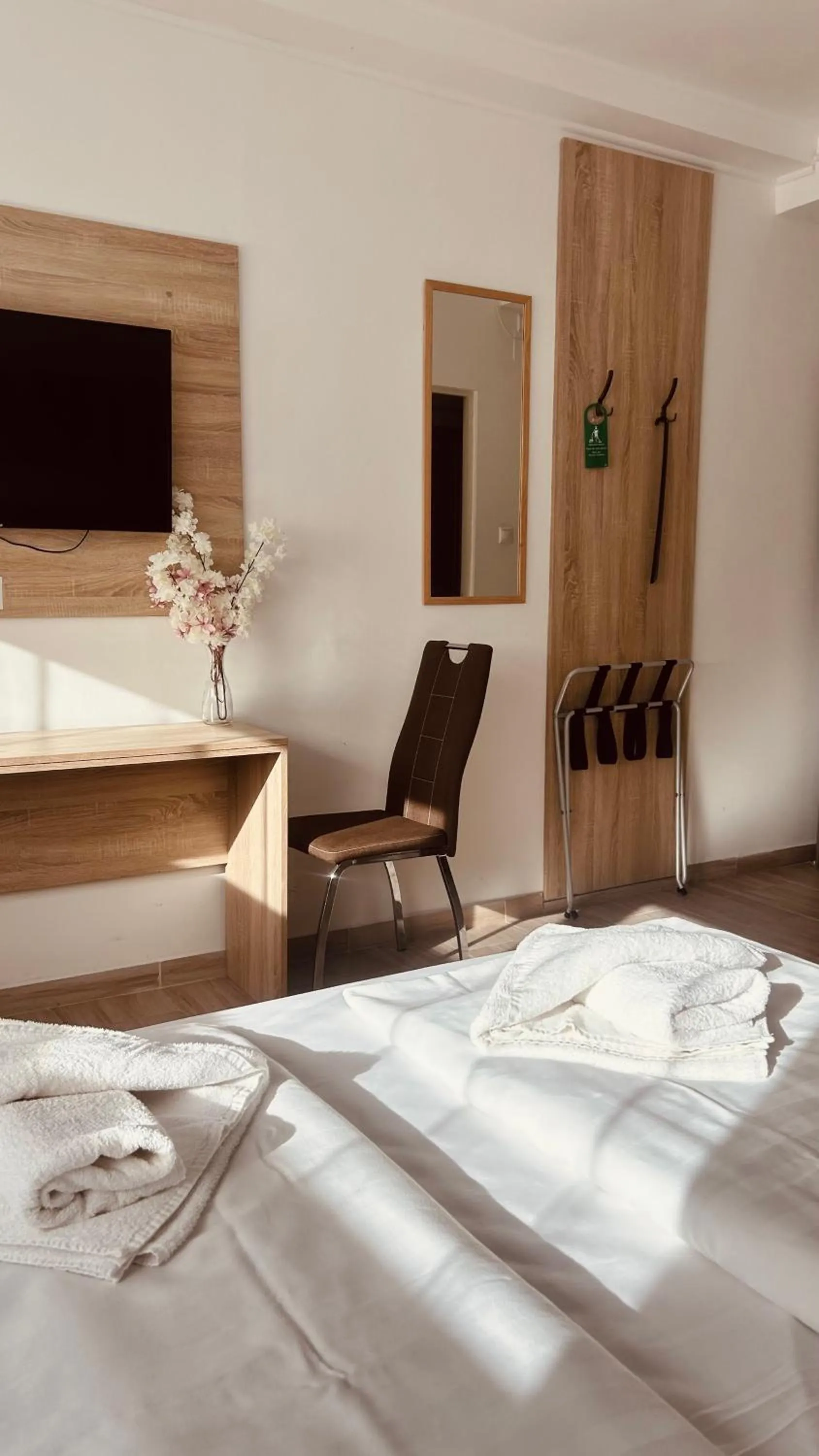 Living room, Bed in Öreg-tó Hotel és Rendezvénytér