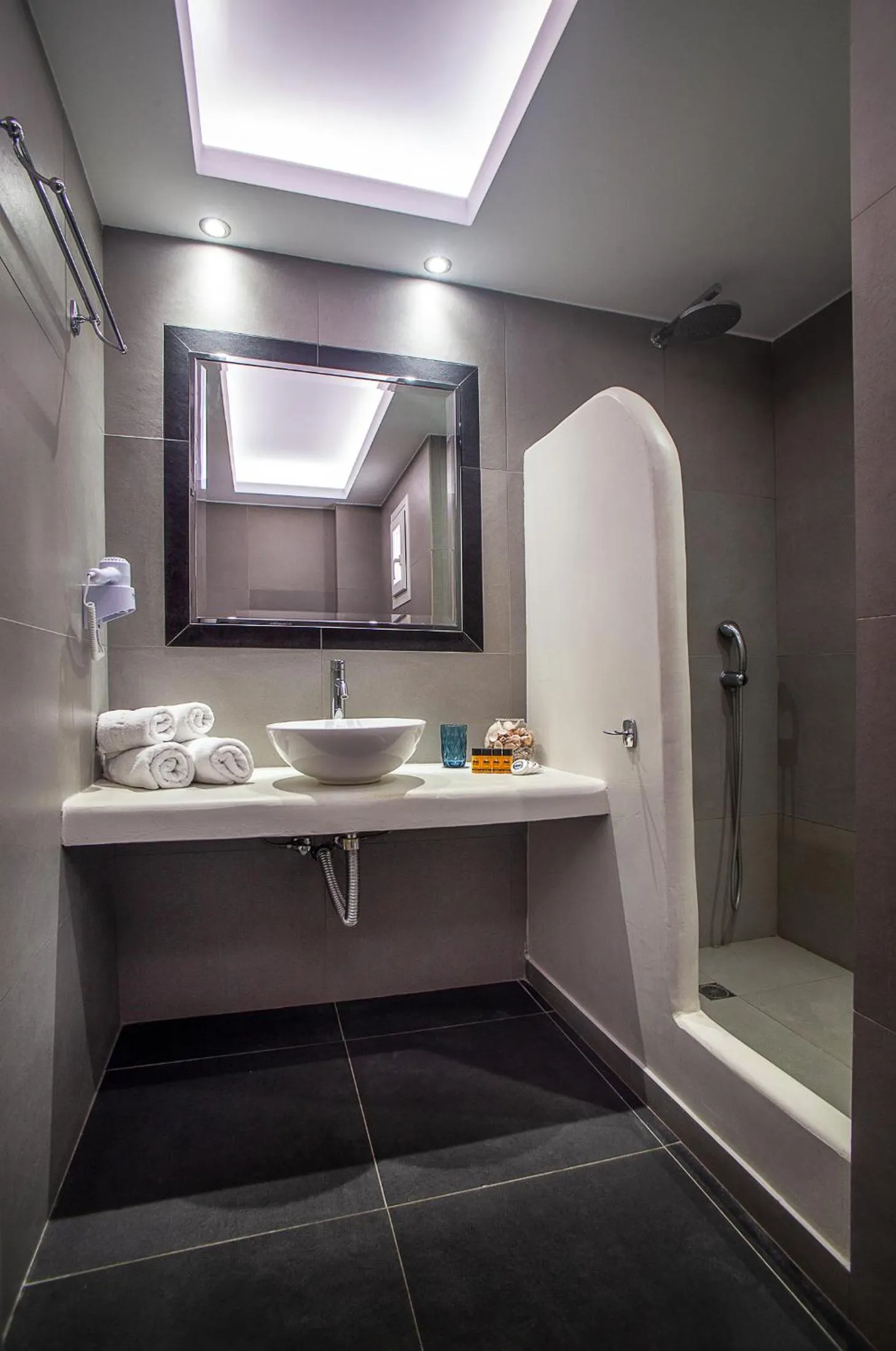 Bathroom in Margarenia