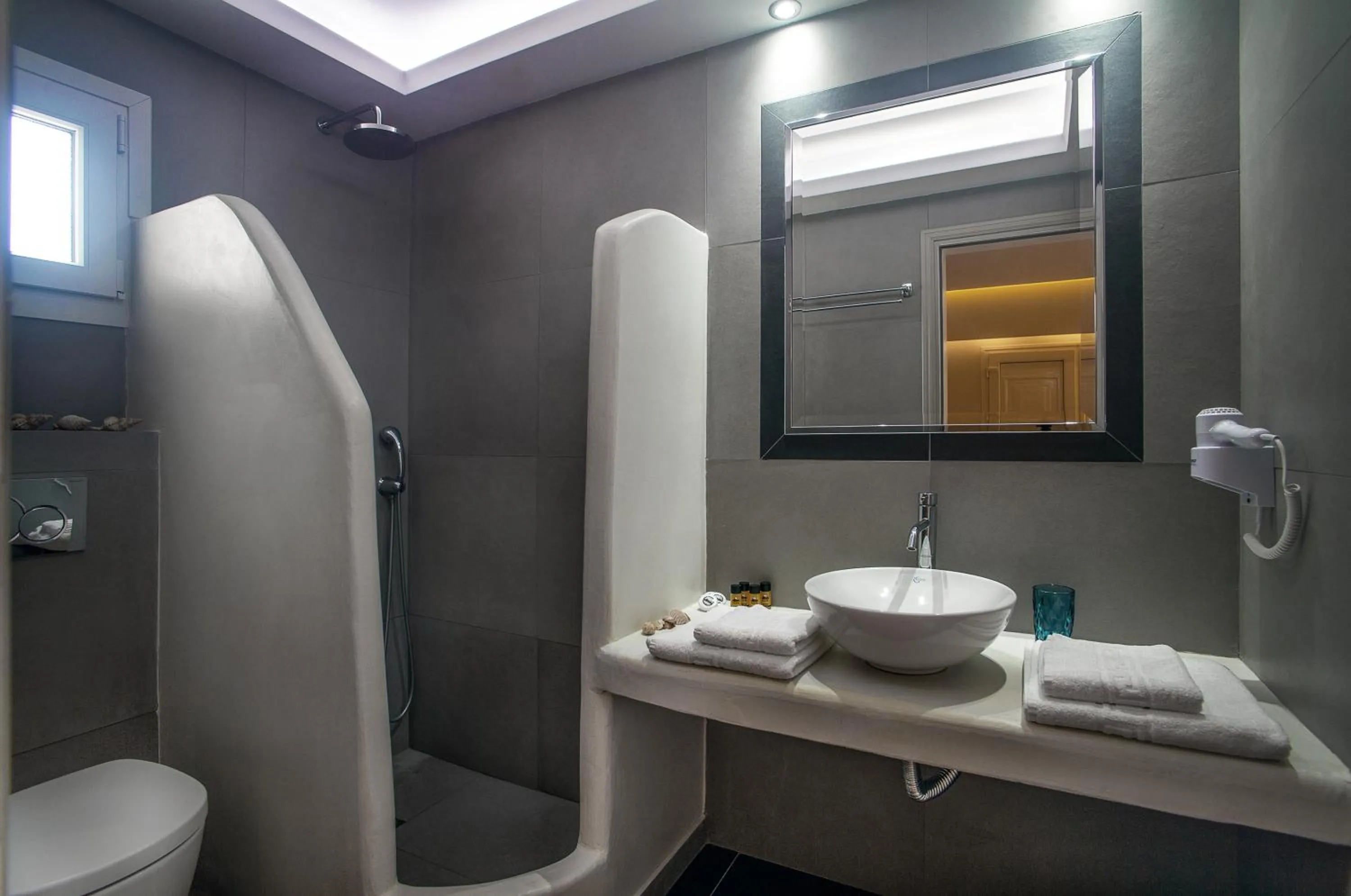 Bathroom in Margarenia