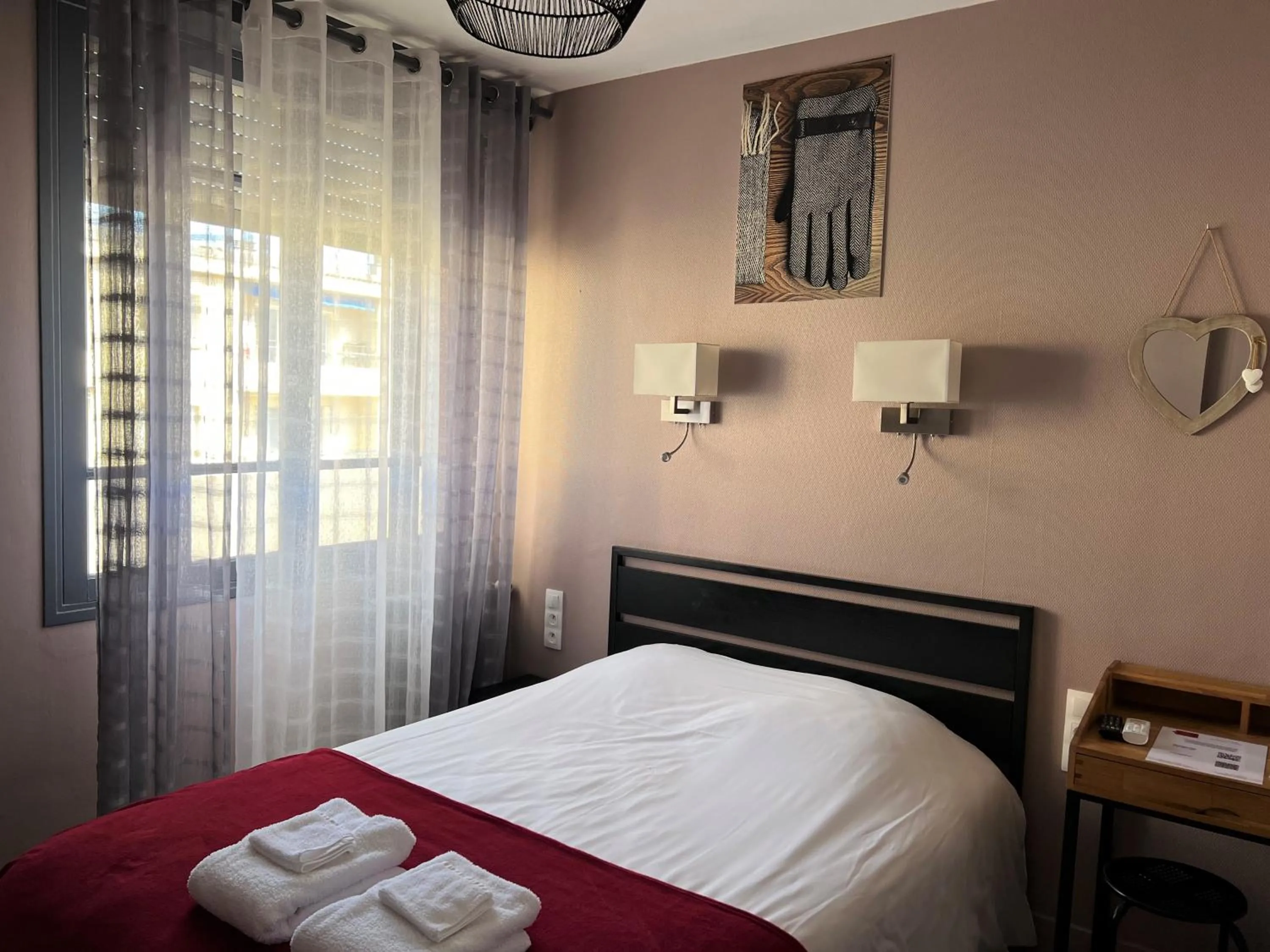 Bedroom, Bed in Logis Hôtel des Causses