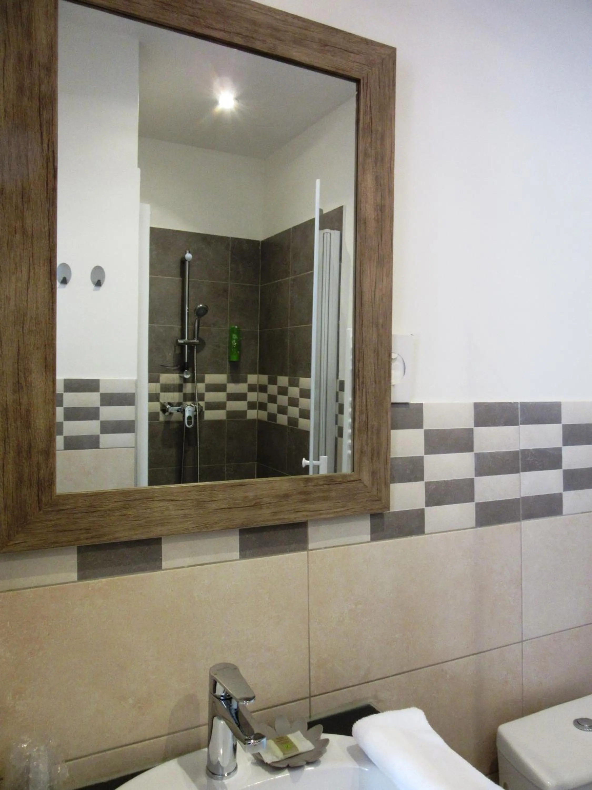 Bathroom in Logis Hôtel des Causses