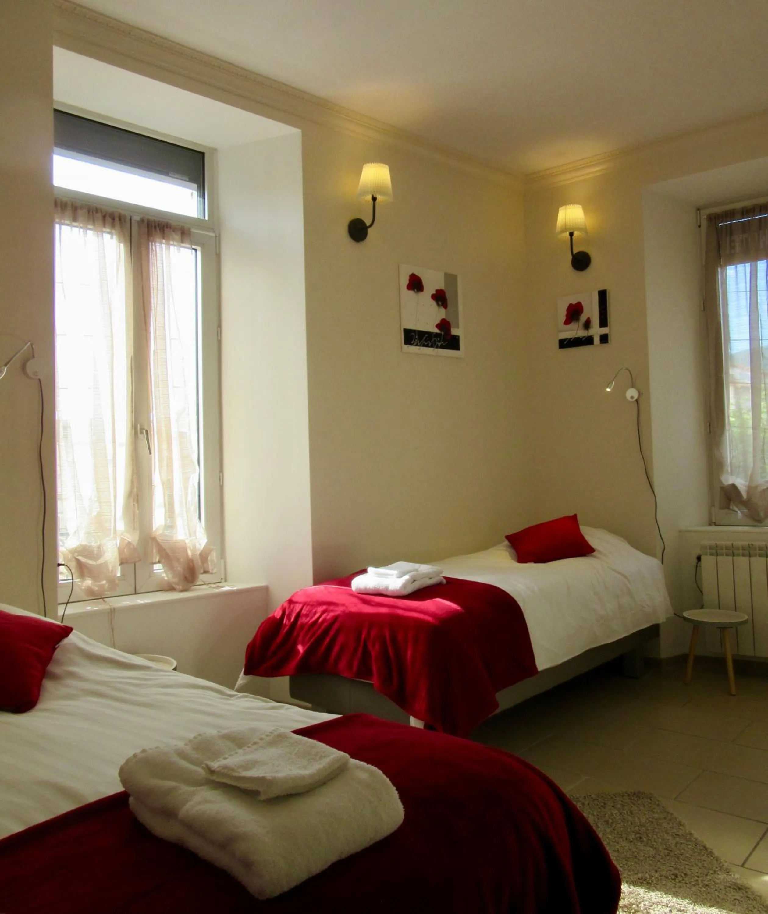 Bedroom, Bed in Logis Hôtel des Causses