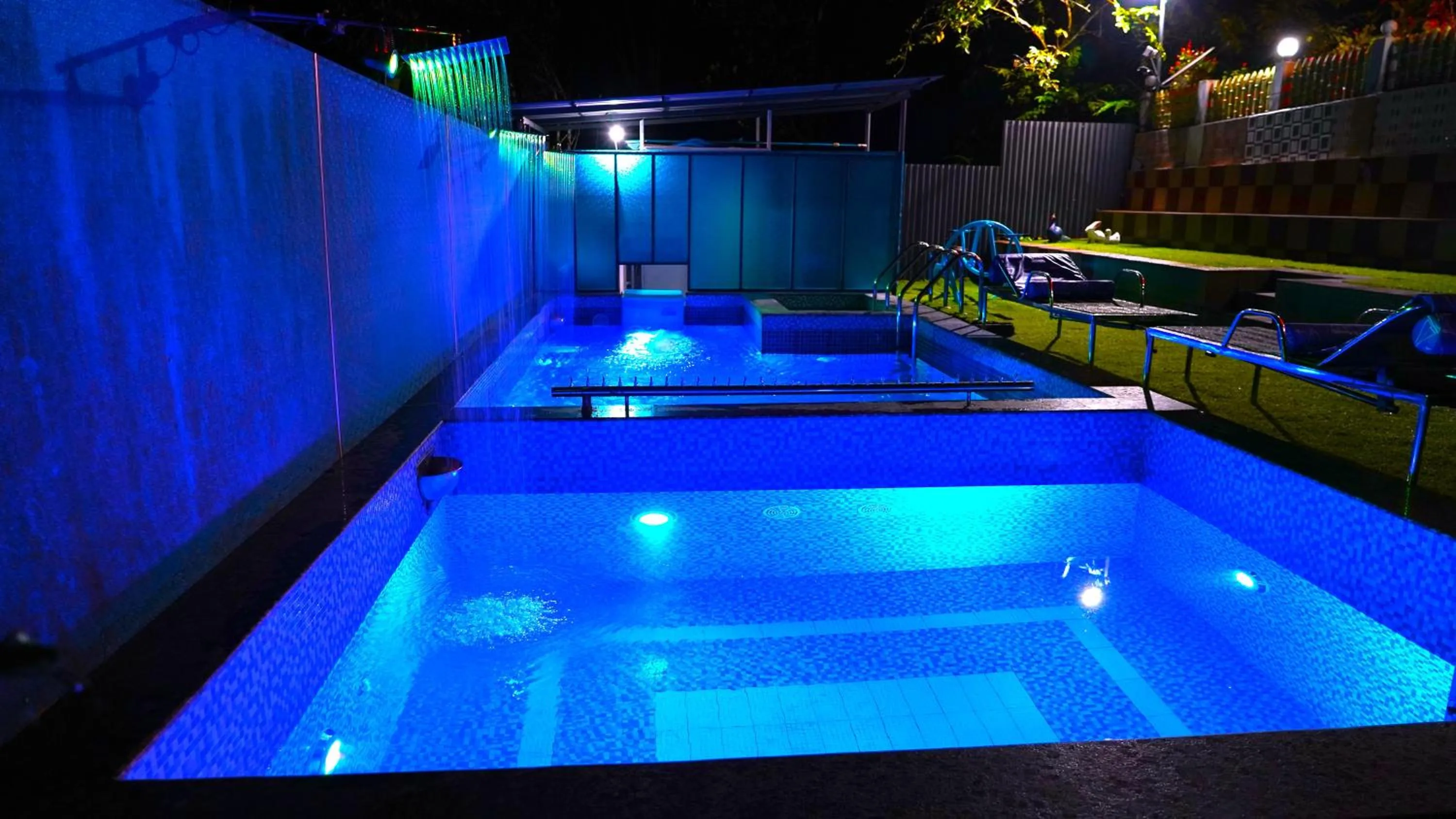 Swimming pool in Arabian Nights Munnar Pool Villa