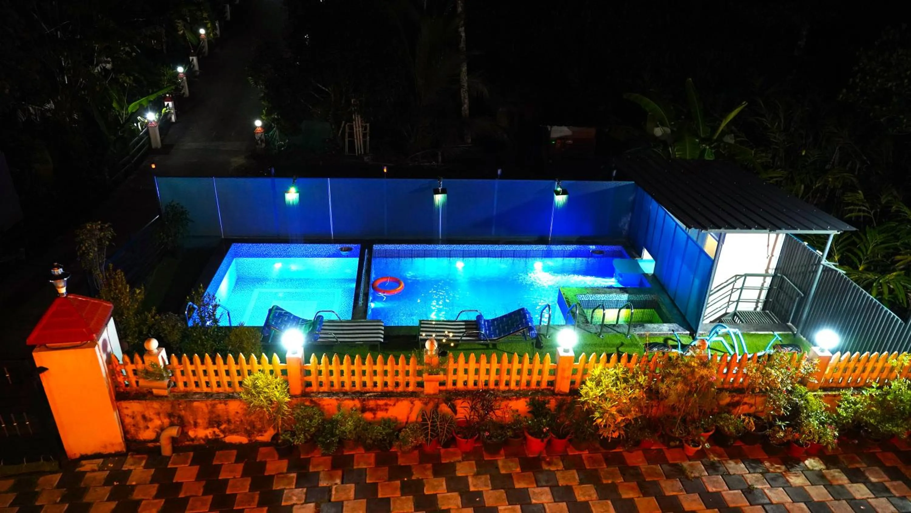 Swimming pool in Arabian Nights Munnar Pool Villa