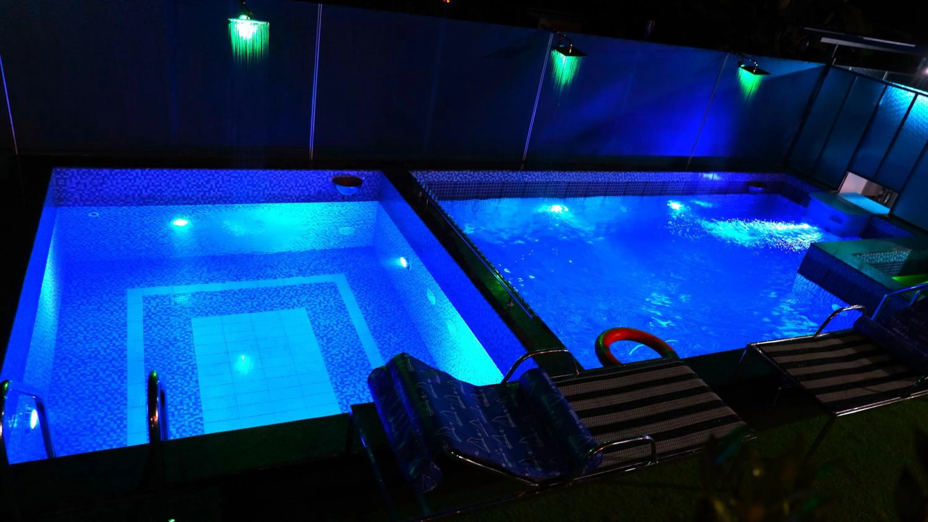 Swimming pool in Arabian Nights Munnar Pool Villa