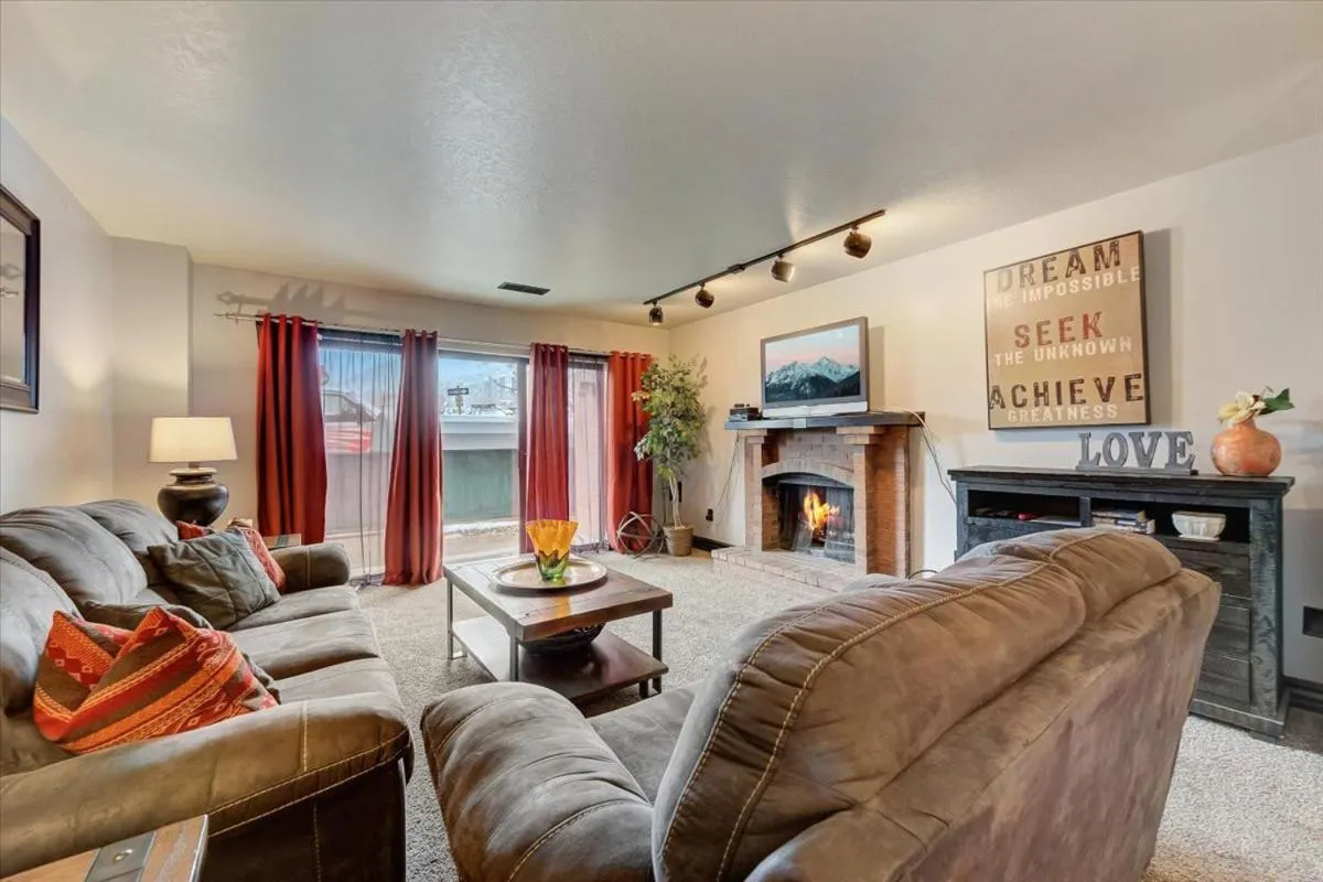 Living room in Shadow Ridge by All Seasons Resort Lodging
