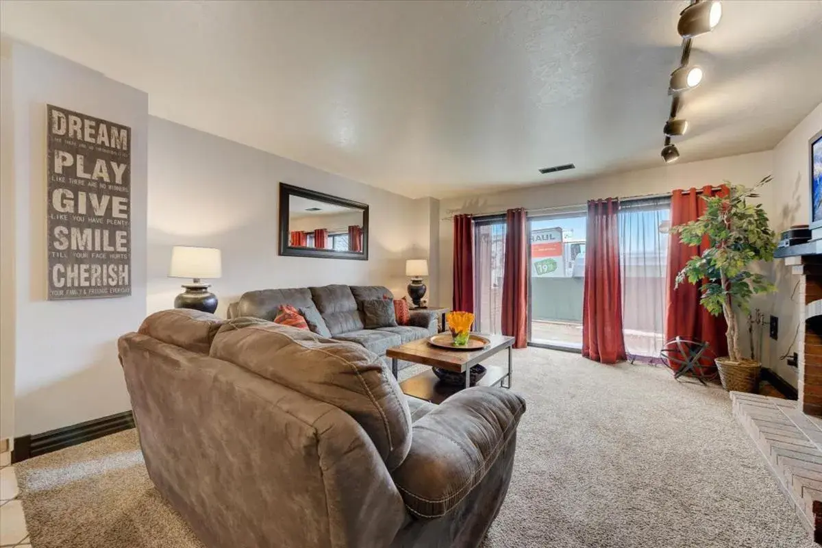 3 Bedroom Condominium in Shadow Ridge by All Seasons Resort Lodging 3 Bedroom Condominium in Shadow Ridge by All Seasons Resort Lodging