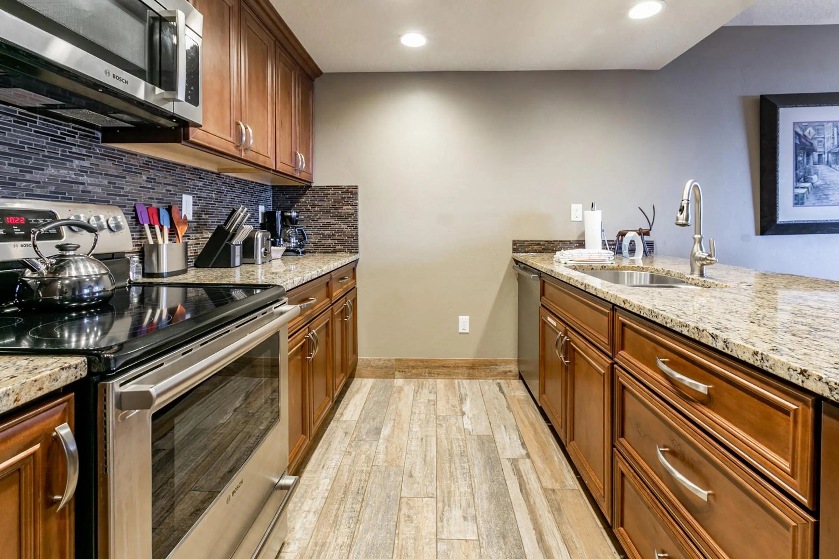 Kitchen or kitchenette in Shadow Ridge by All Seasons Resort Lodging