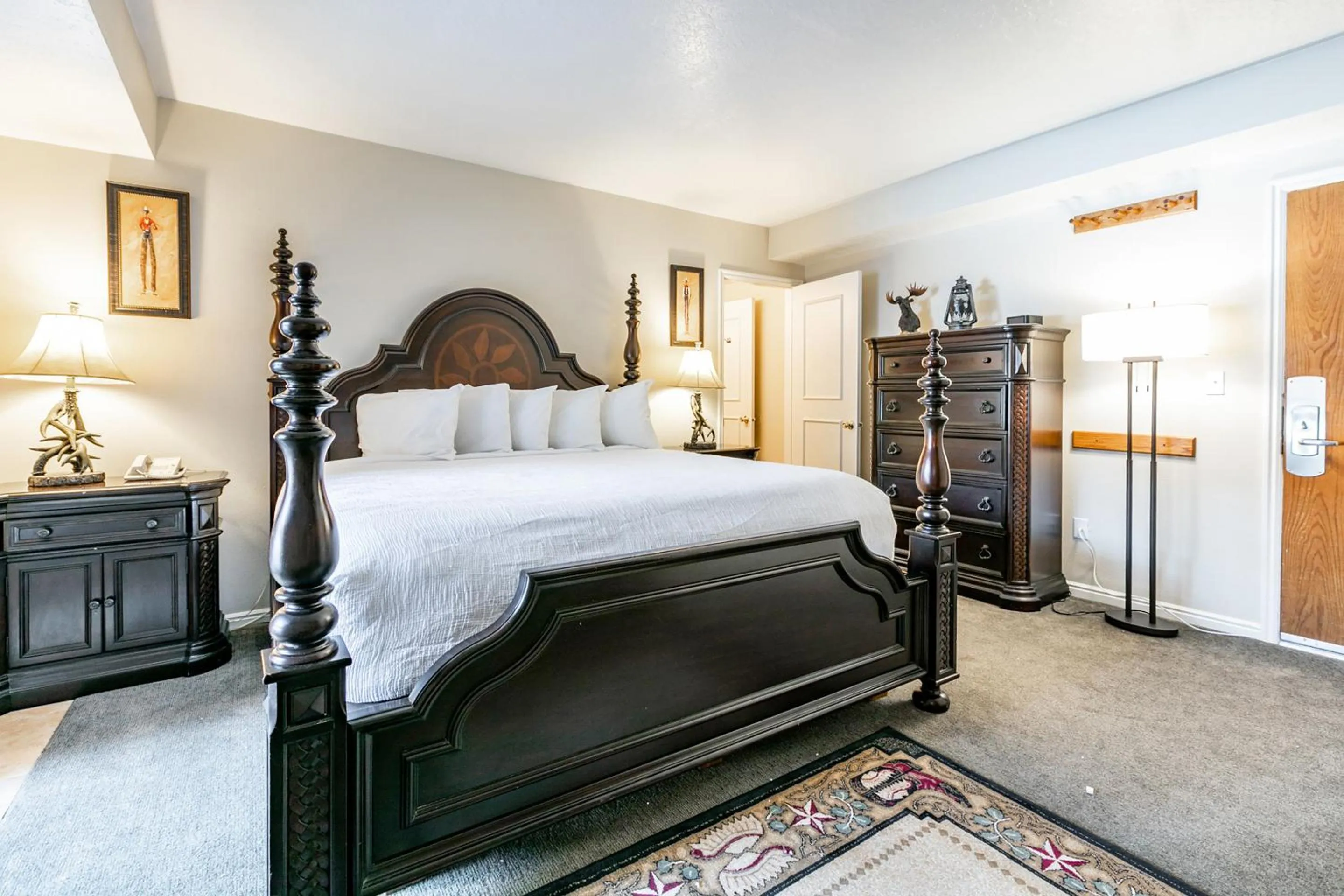 Bed in Shadow Ridge by All Seasons Resort Lodging