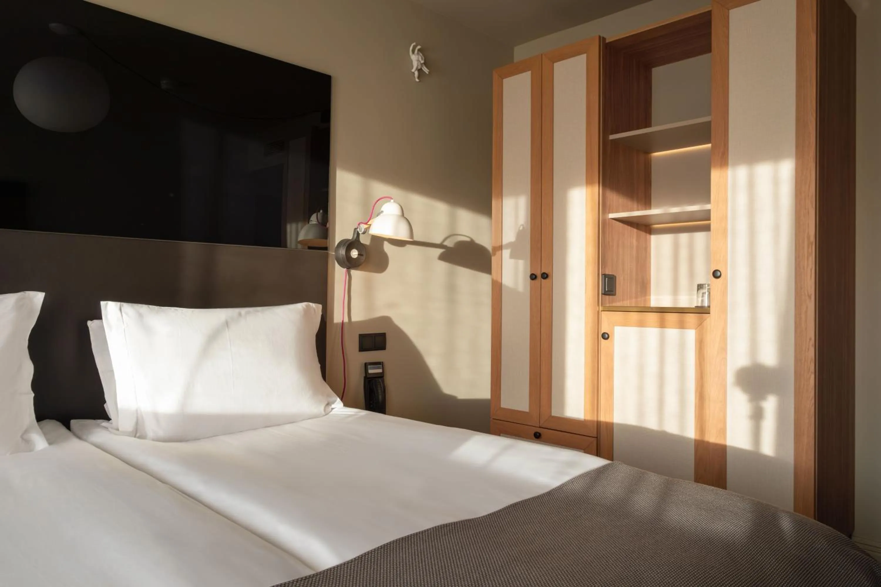 storage, Bed in Nobis Hotel Stockholm, a Member of Design Hotels