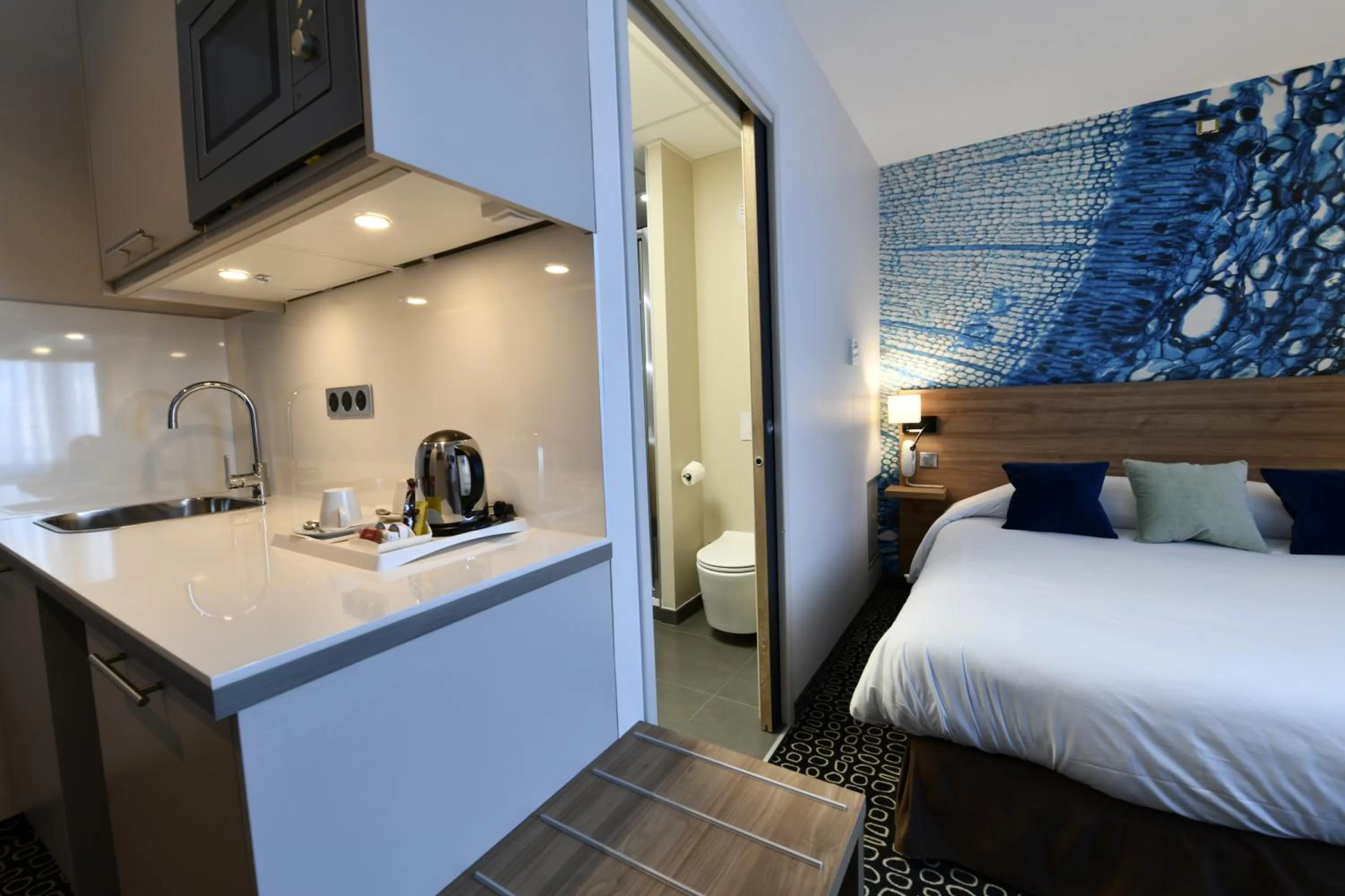 Photo of the whole room, Bed in In Situ Hotel