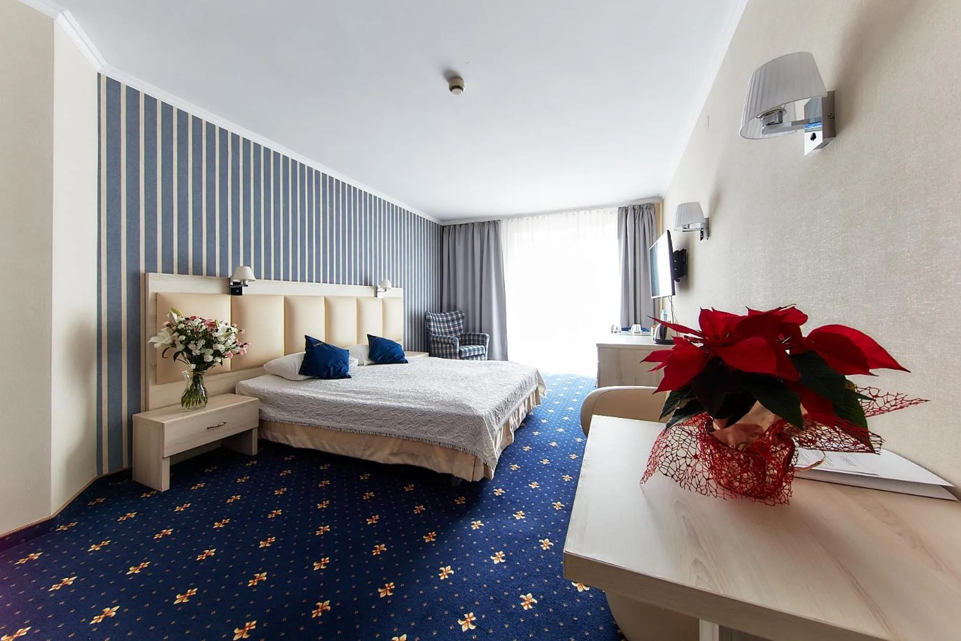 Bed in Willa Labelle