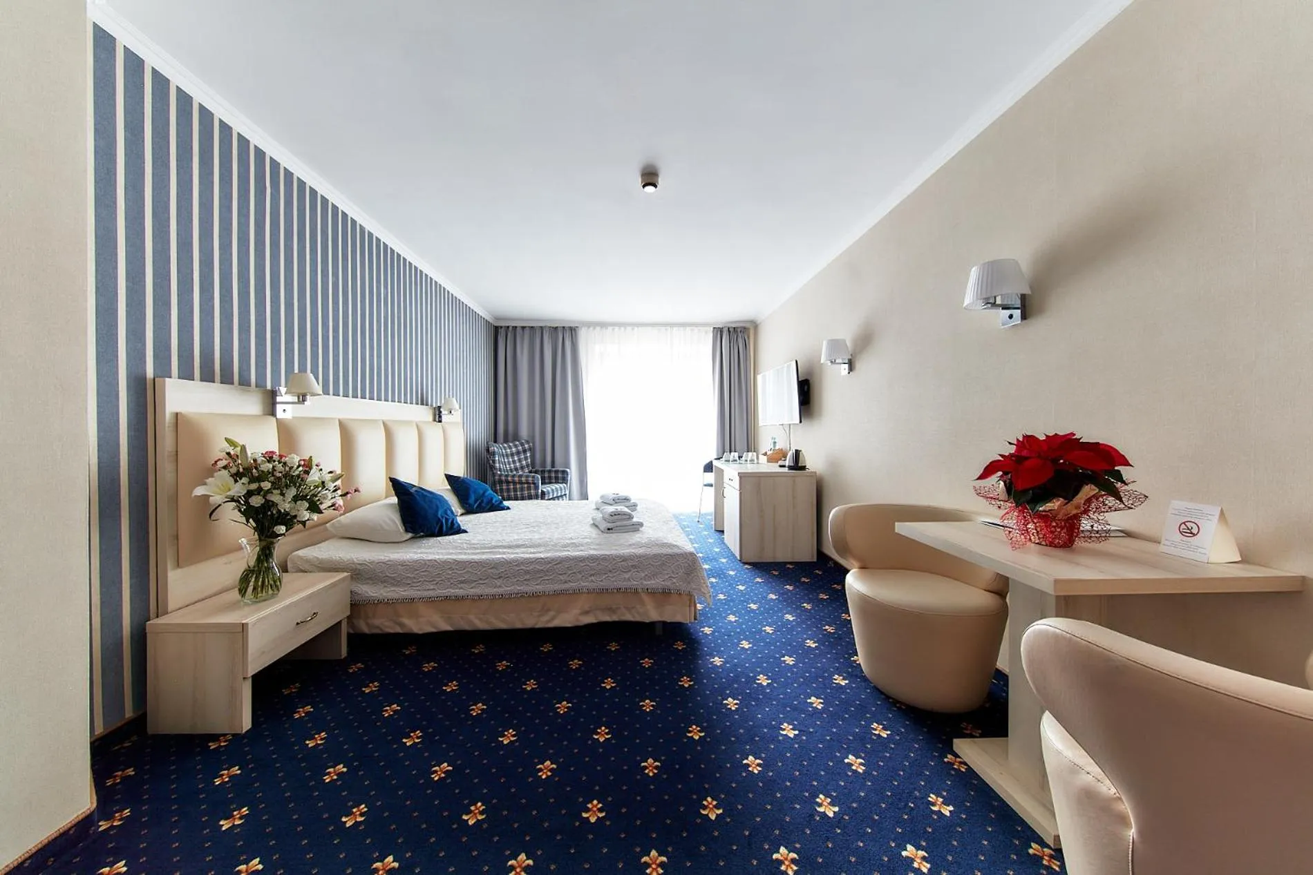 Bed in Willa Labelle