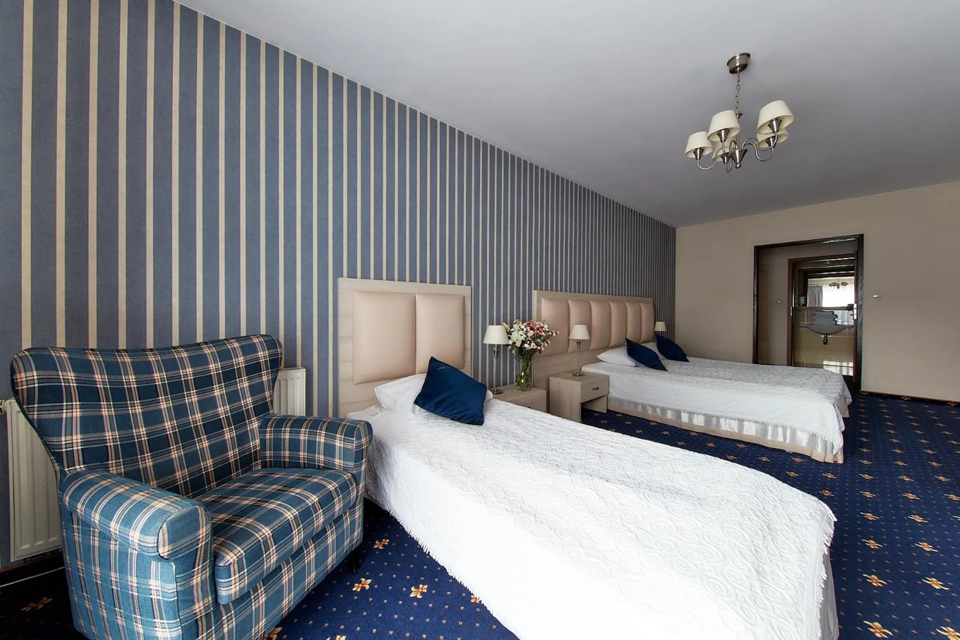 Bed in Willa Labelle