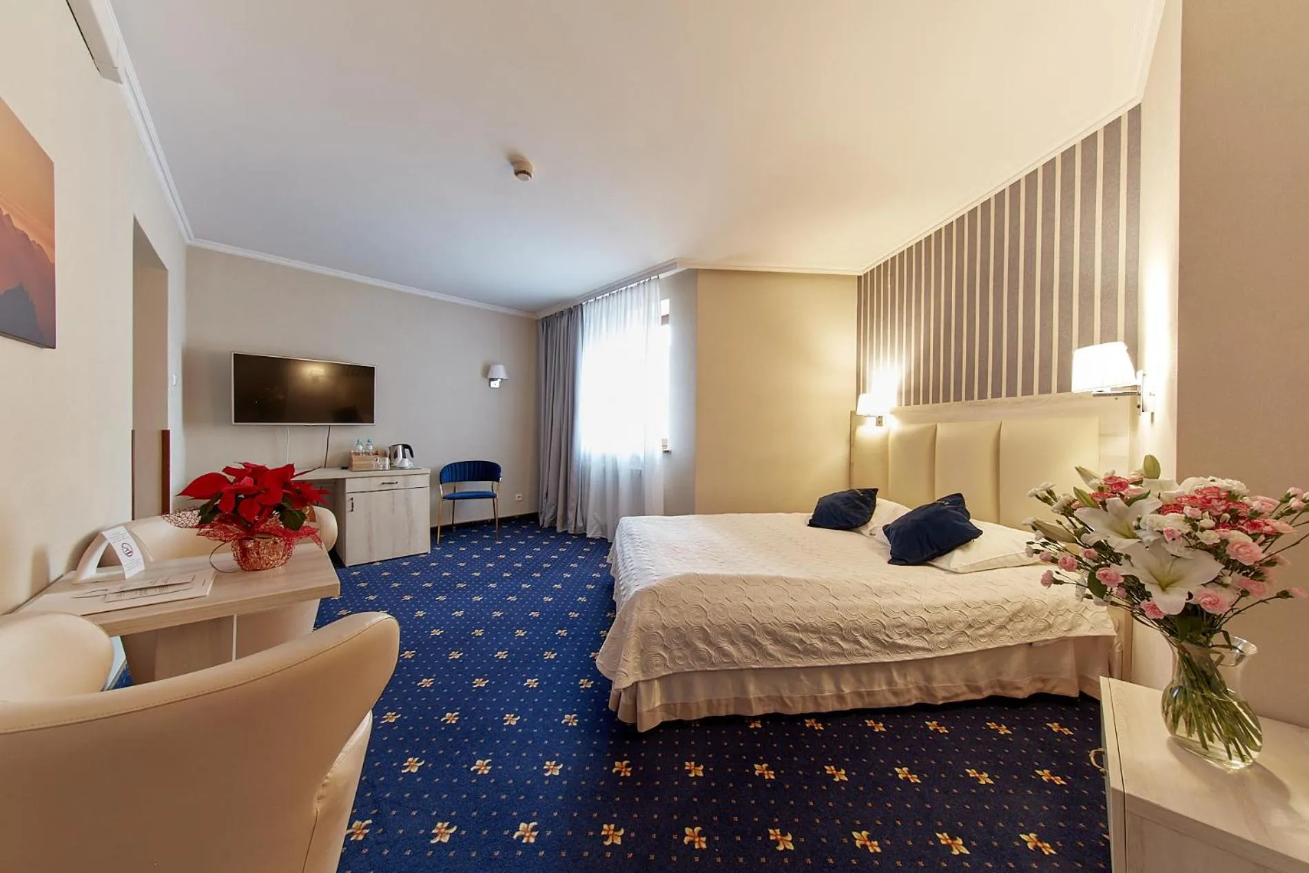 Bed in Willa Labelle