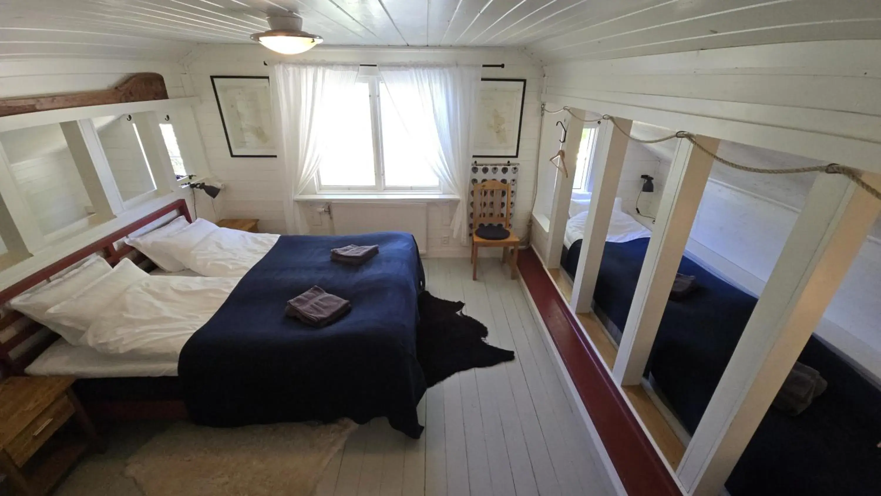 Quadruple Room with Shared Bathroom - single occupancy in The Sheep Inn B&B Quadruple Room with Shared Bathroom - single occupancy in The Sheep Inn B&B