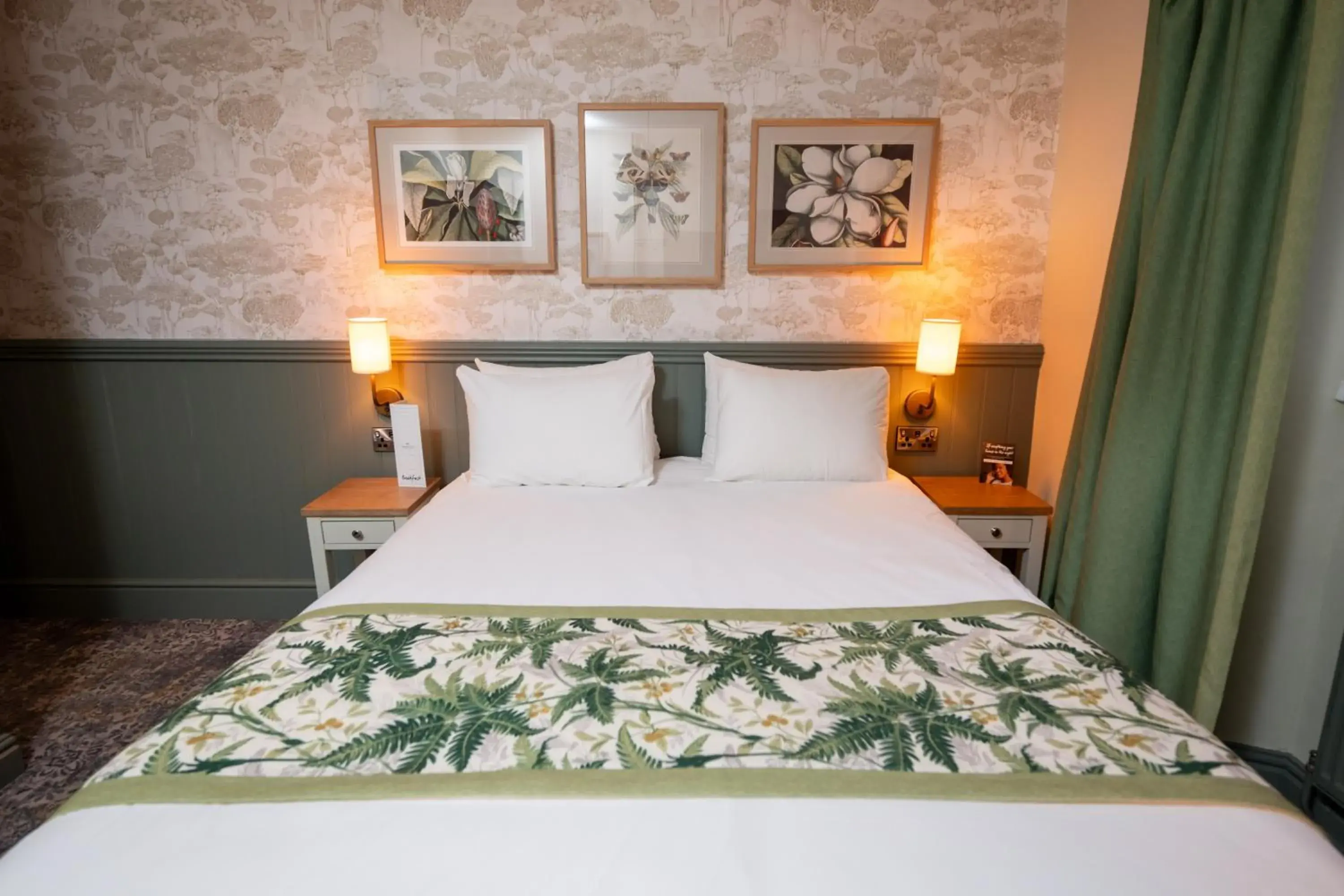 The White Hart Inn by Greene King Inns The White Hart Inn by Greene King Inns