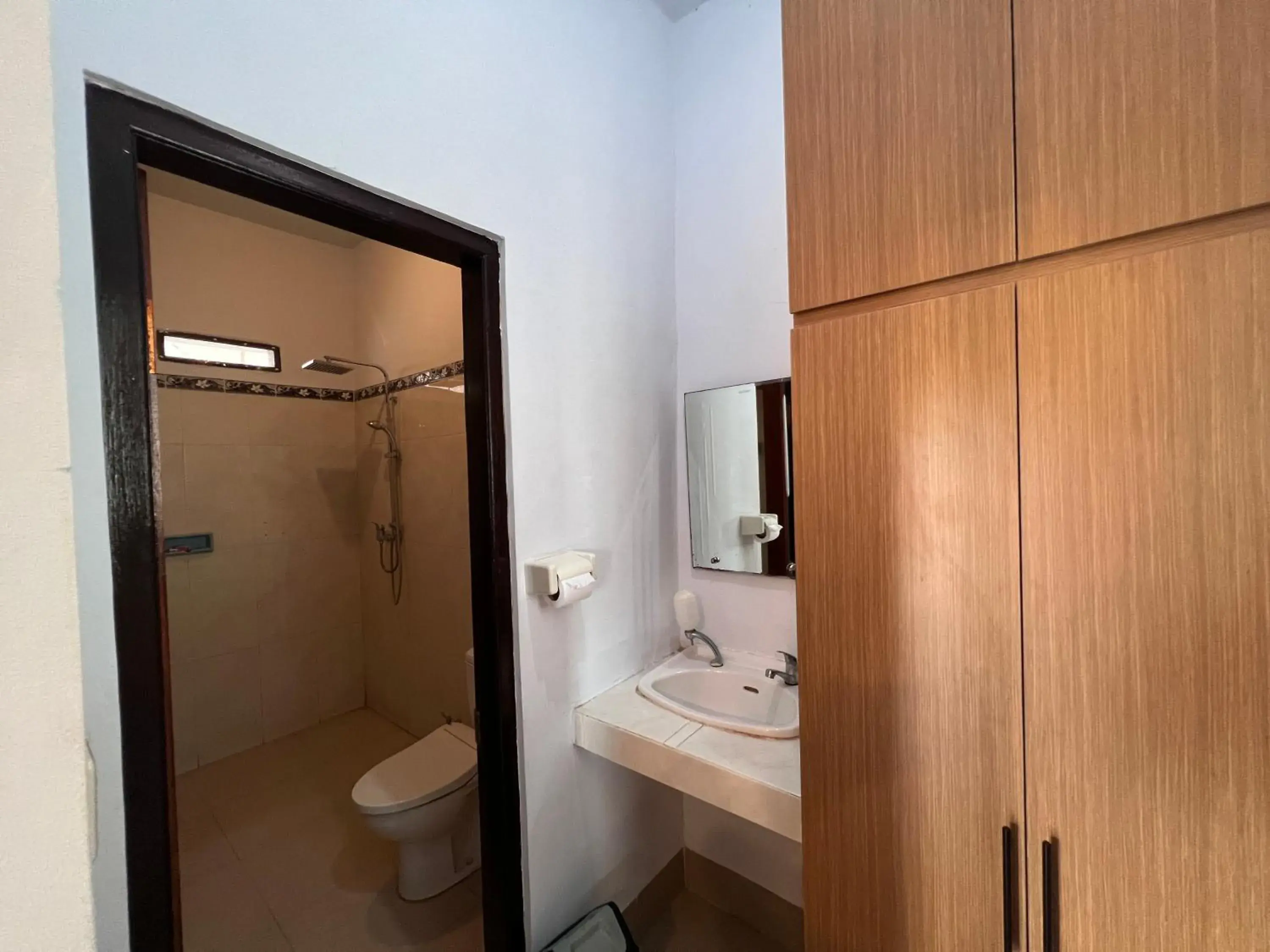 Bathroom in Lime Penida Cottages Bathroom in Lime Penida Cottages