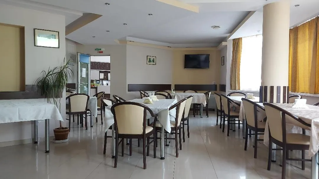 Restaurant/places to eat in Villa Grande