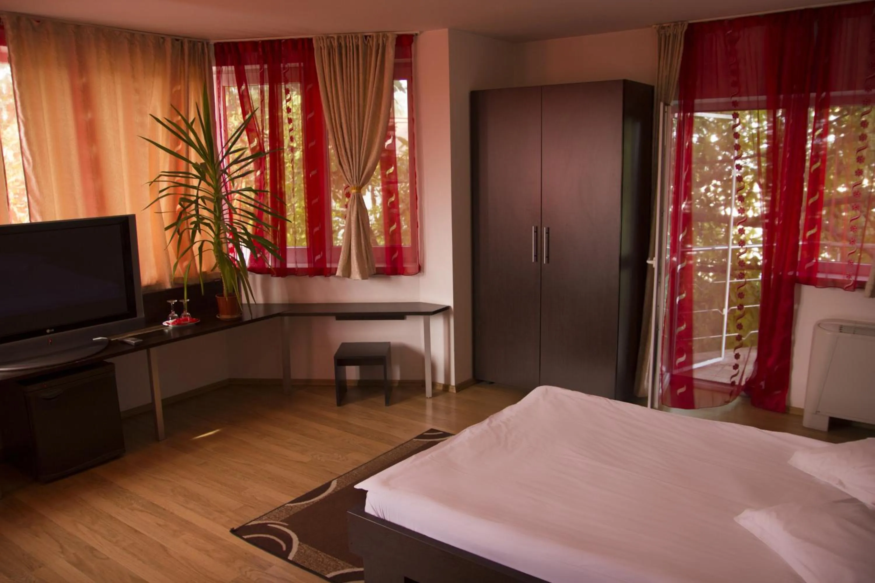 Photo of the whole room, Bed in Villa Grande