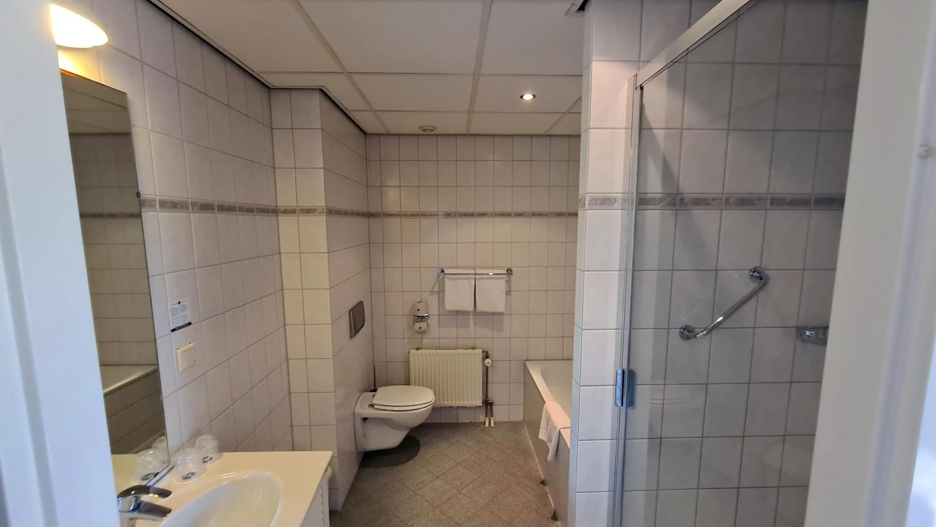 Bathroom in Fletcher Duinhotel Hotel Burgh Haamstede