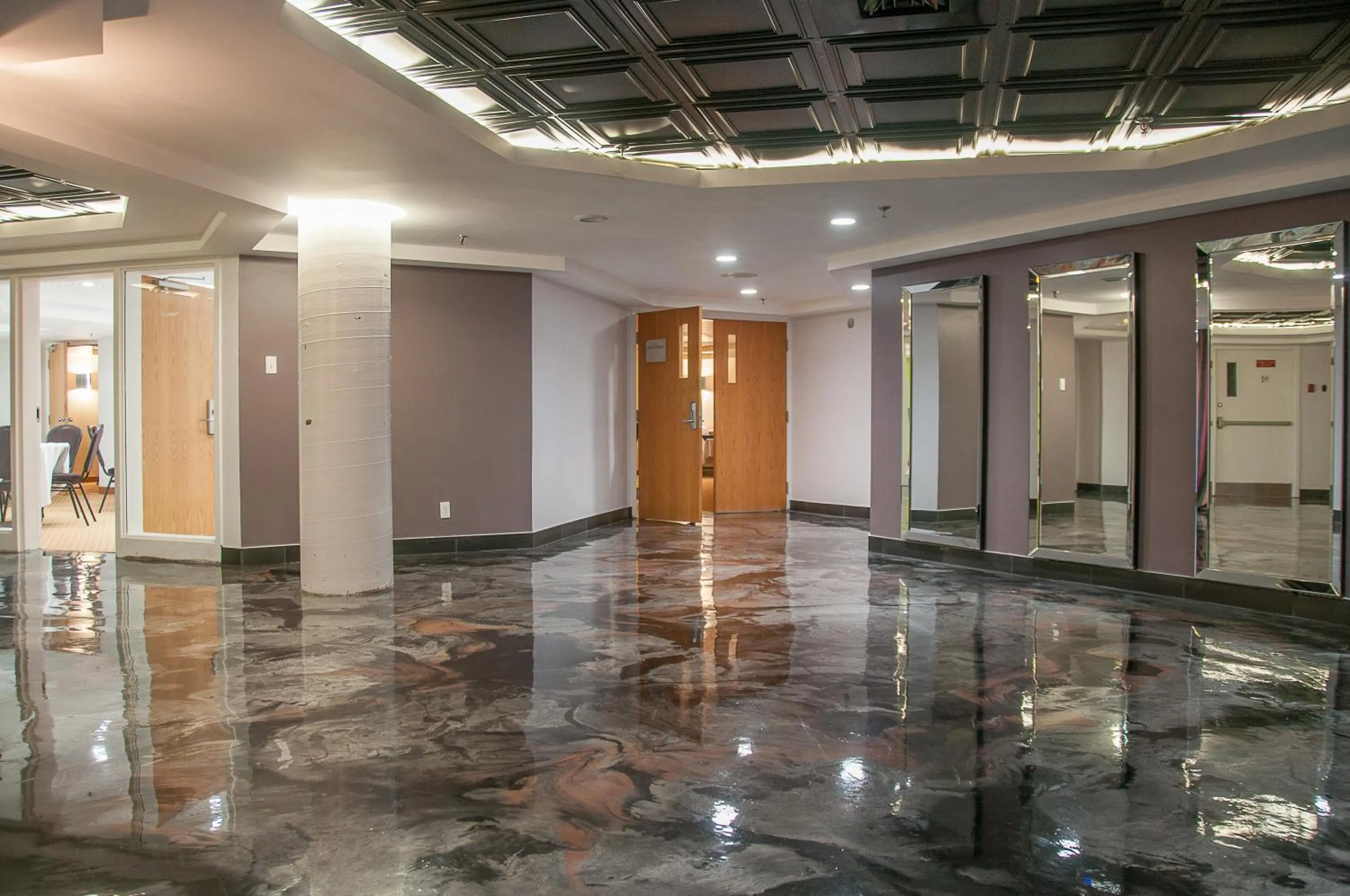 Fitness centre/facilities in LELUX Hotel