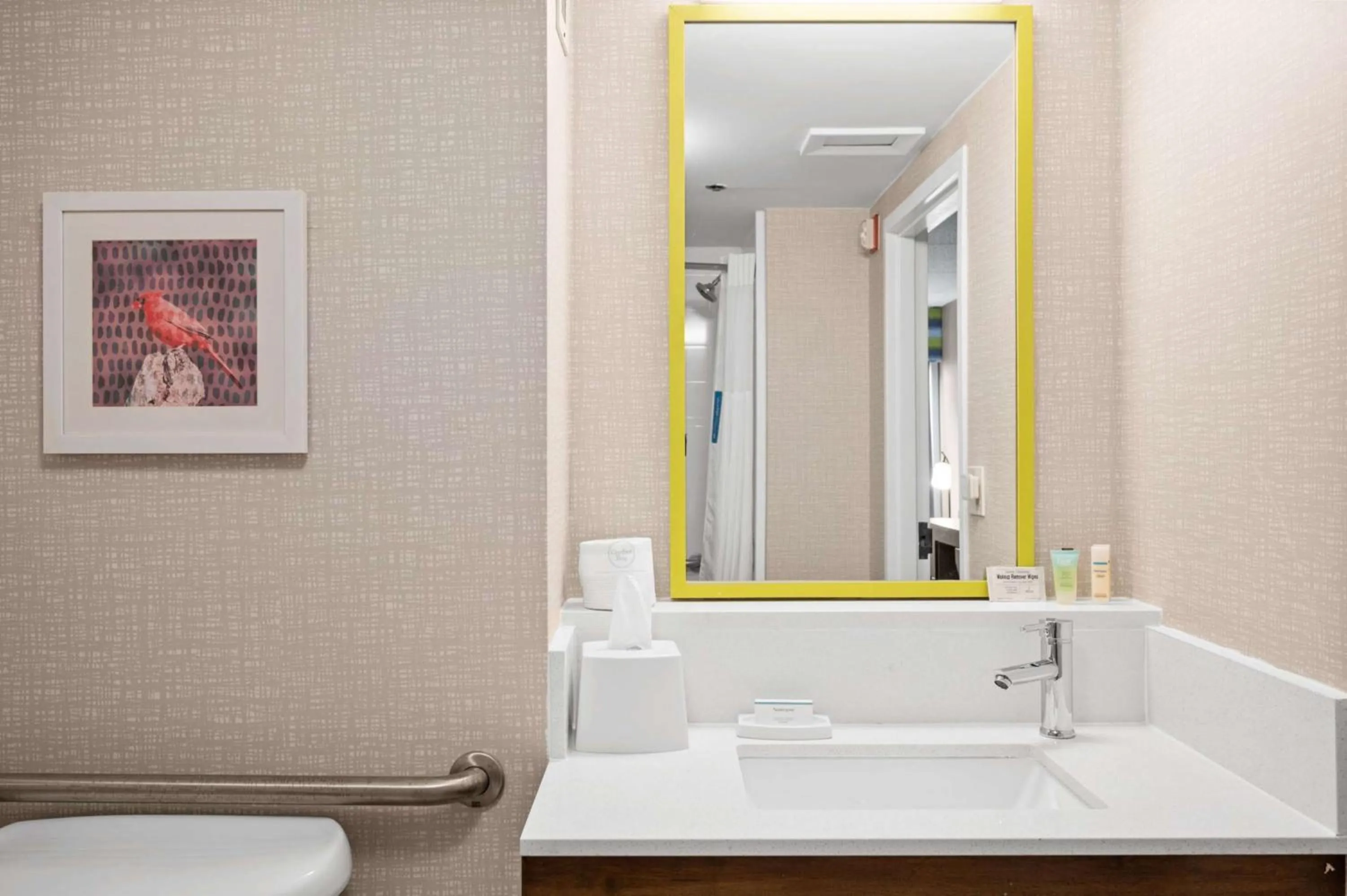 Bathroom in Hampton Inn Cleveland-Westlake