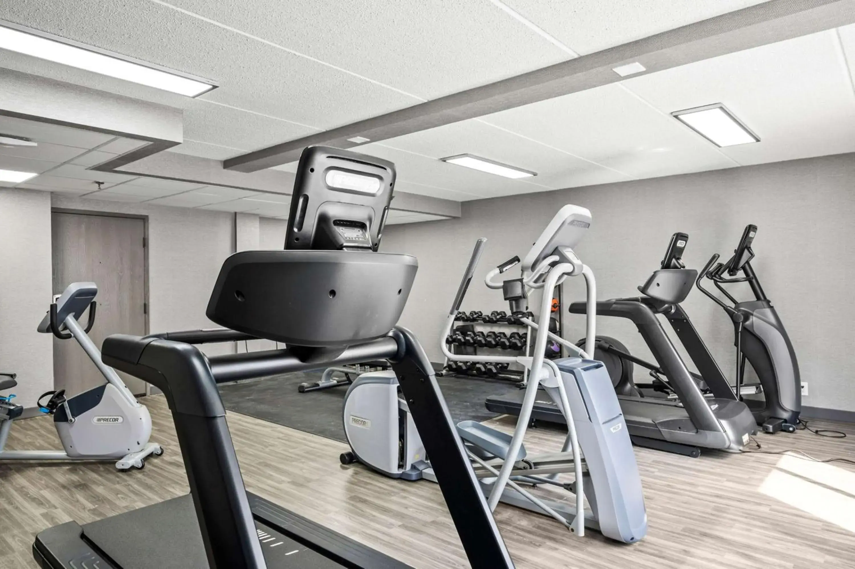 Fitness centre/facilities in Hampton Inn Cleveland-Westlake Fitness centre/facilities in Hampton Inn Cleveland-Westlake
