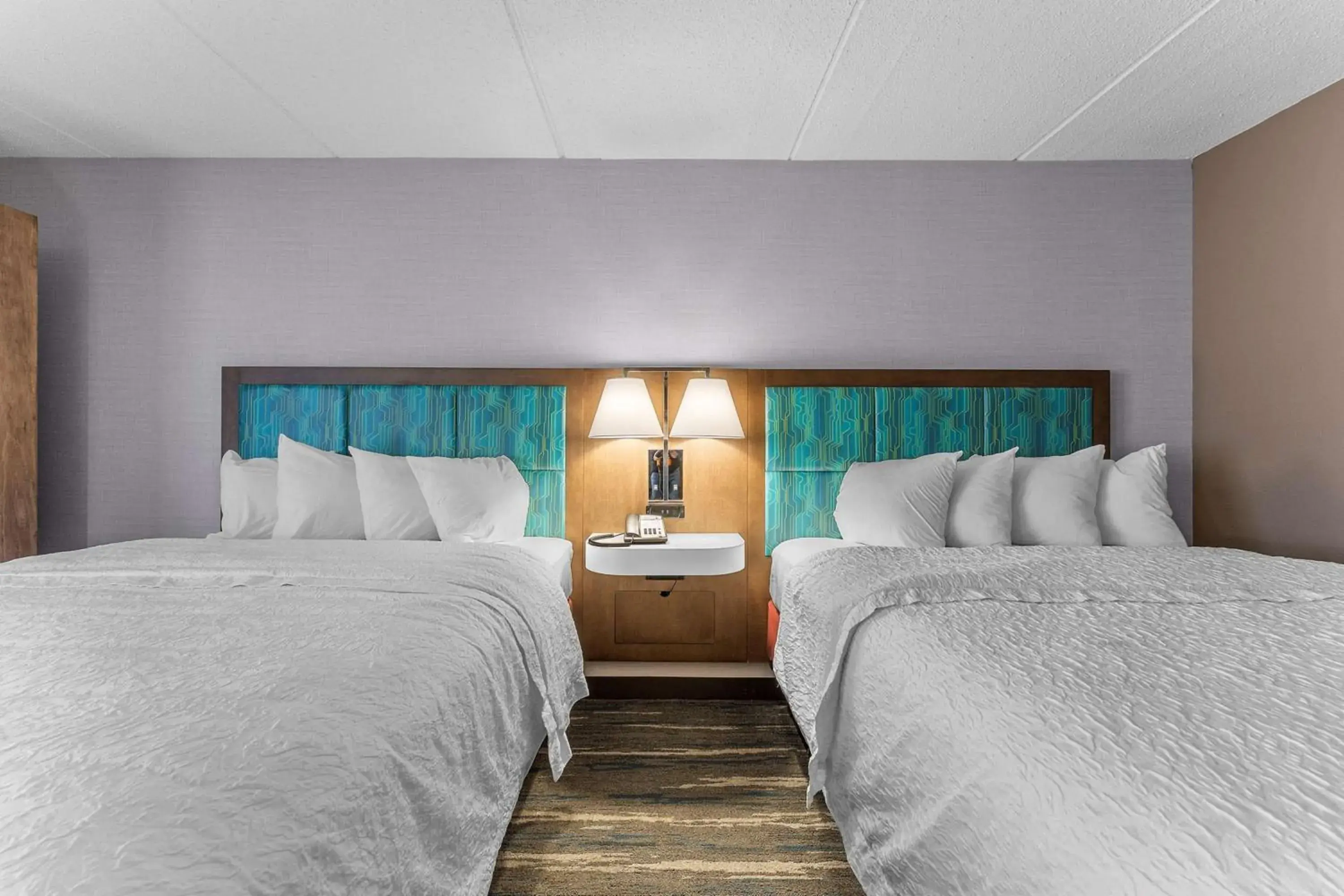 Bed in Hampton Inn Cleveland-Westlake Bed in Hampton Inn Cleveland-Westlake