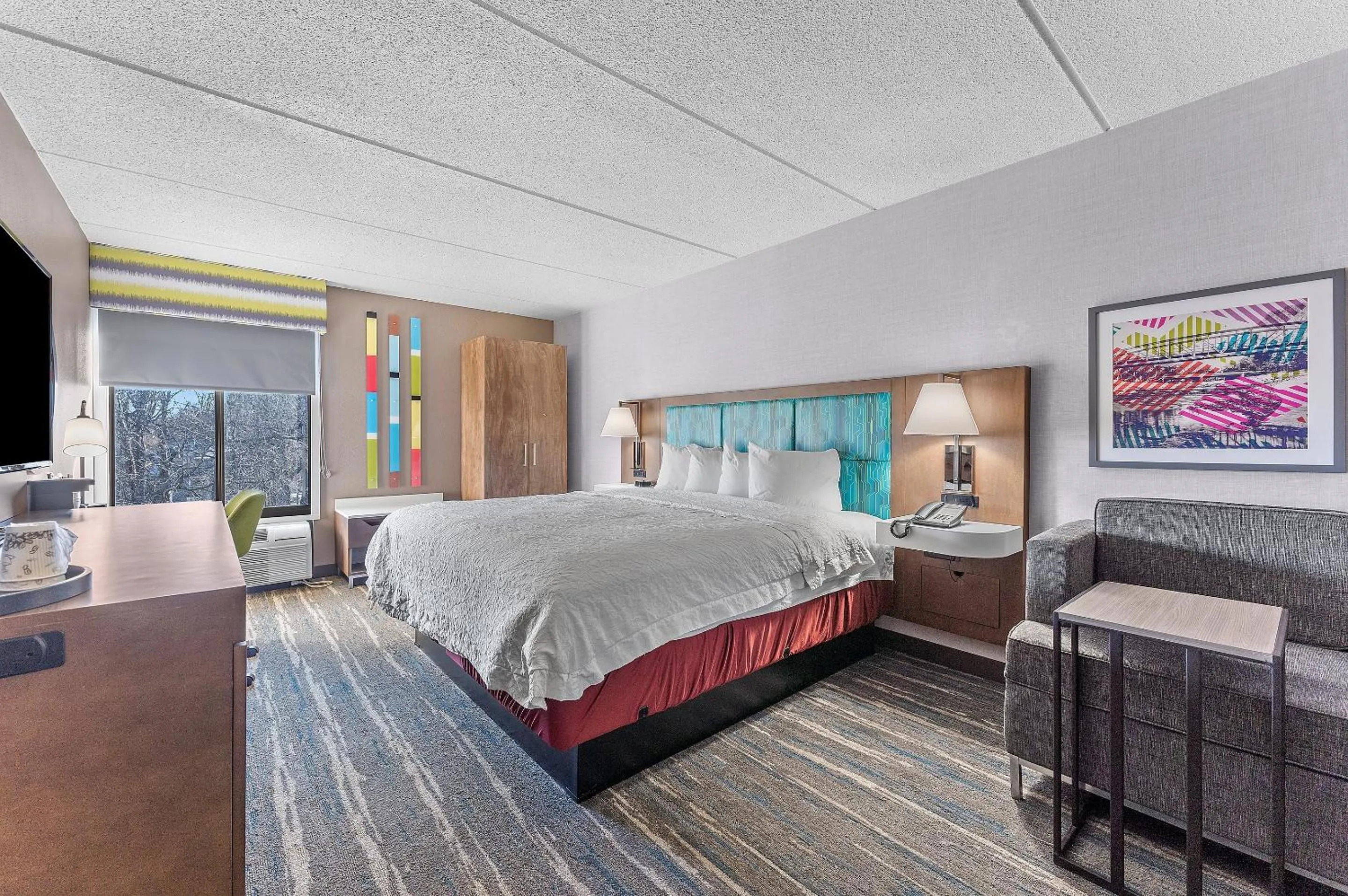 Guests, Bed in Hampton Inn Cleveland-Westlake